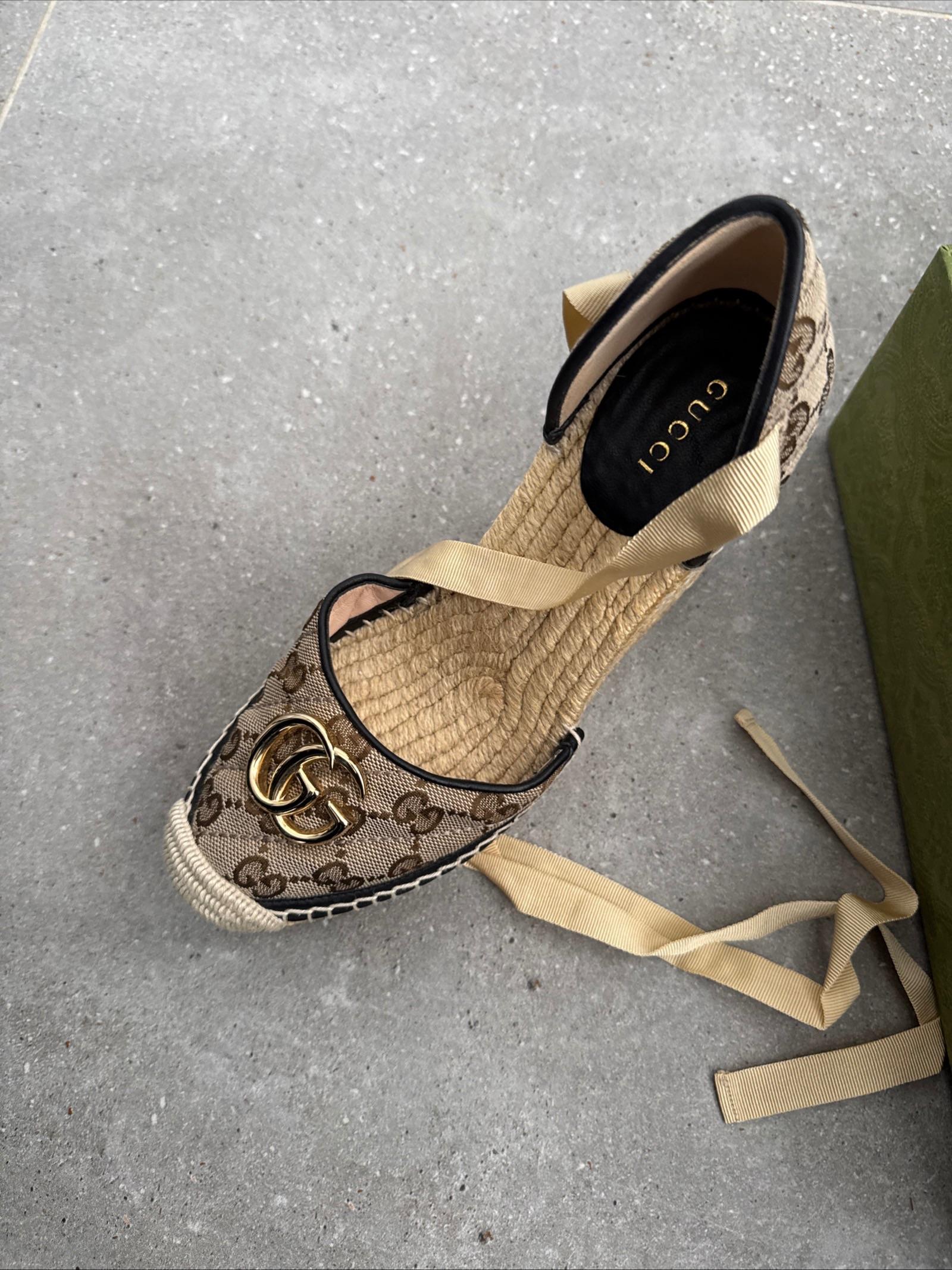Gucci Beige GG Wedges
