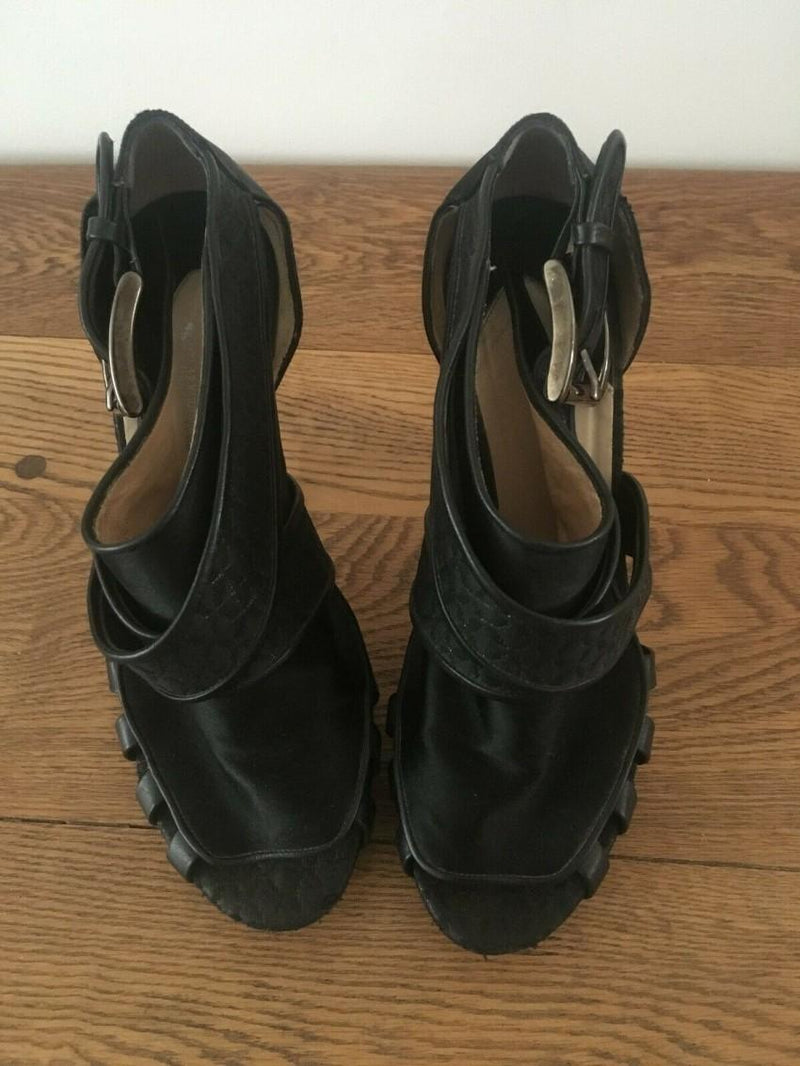 Nicholas Kirkwood Caged Leather Booties