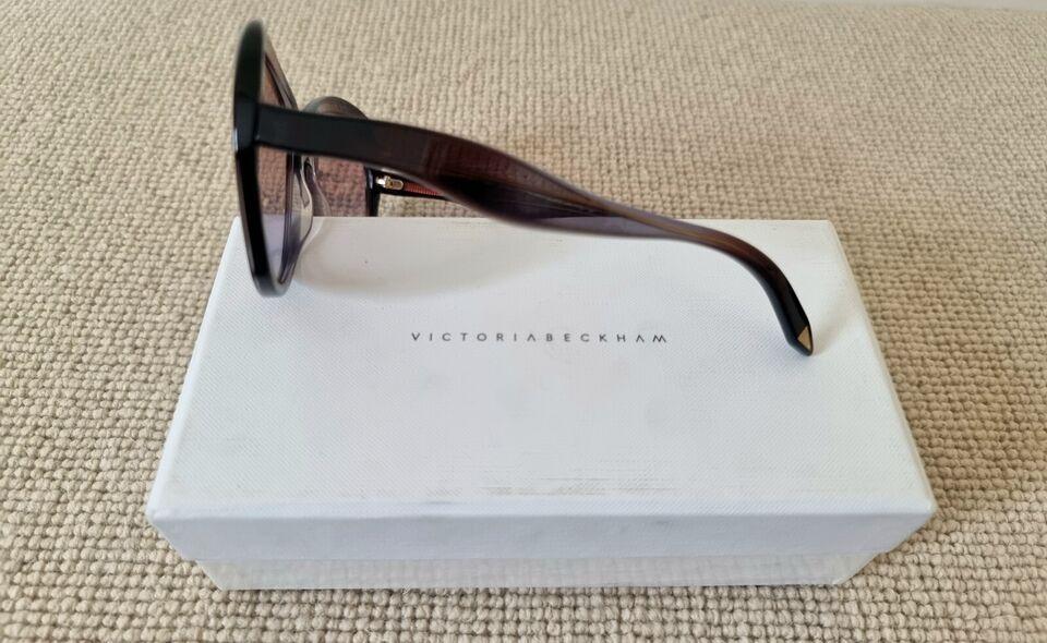 Victoria Beckham Brown 125 Happy Butterfly sunglasses