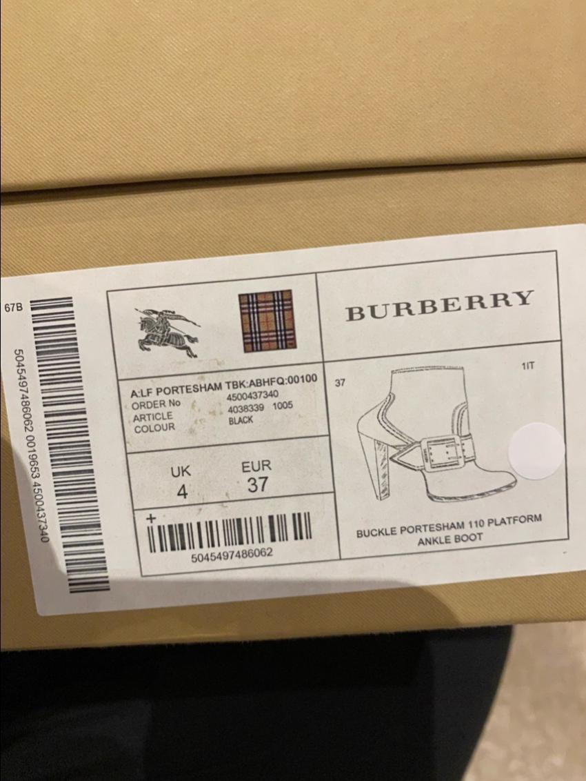Burberry Portesham Buckle 110mm Pumps