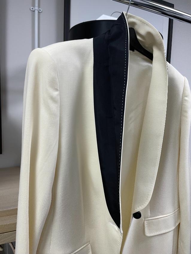 Escada Ivory Tailored Jacket with Contrast Collar