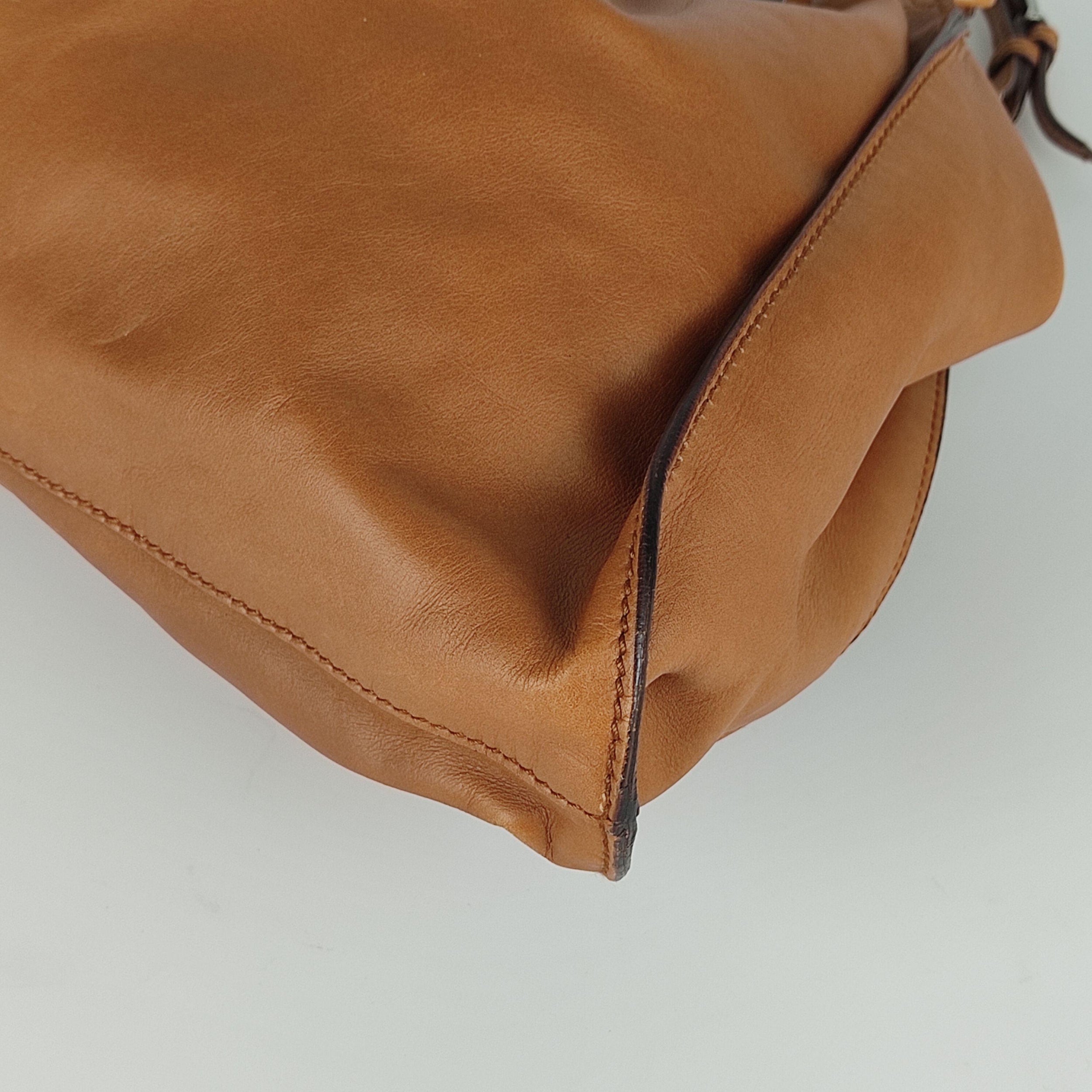 Vintage tan leather bag