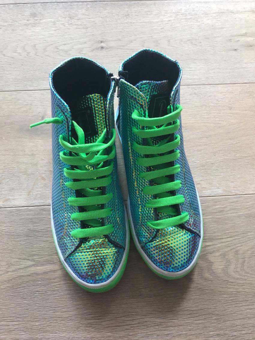 Unisex P1 sneakers in green hologram
