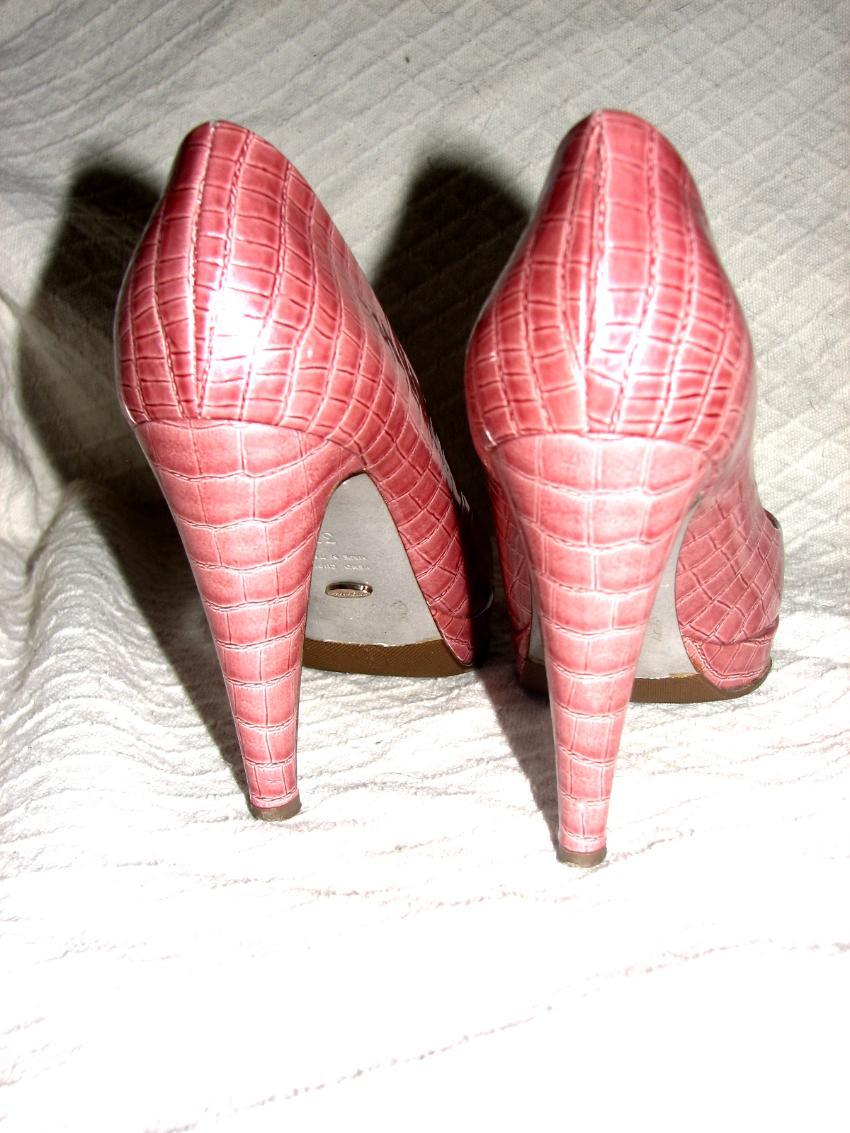 Sergio Rossi heather coloured crocodile print pumps