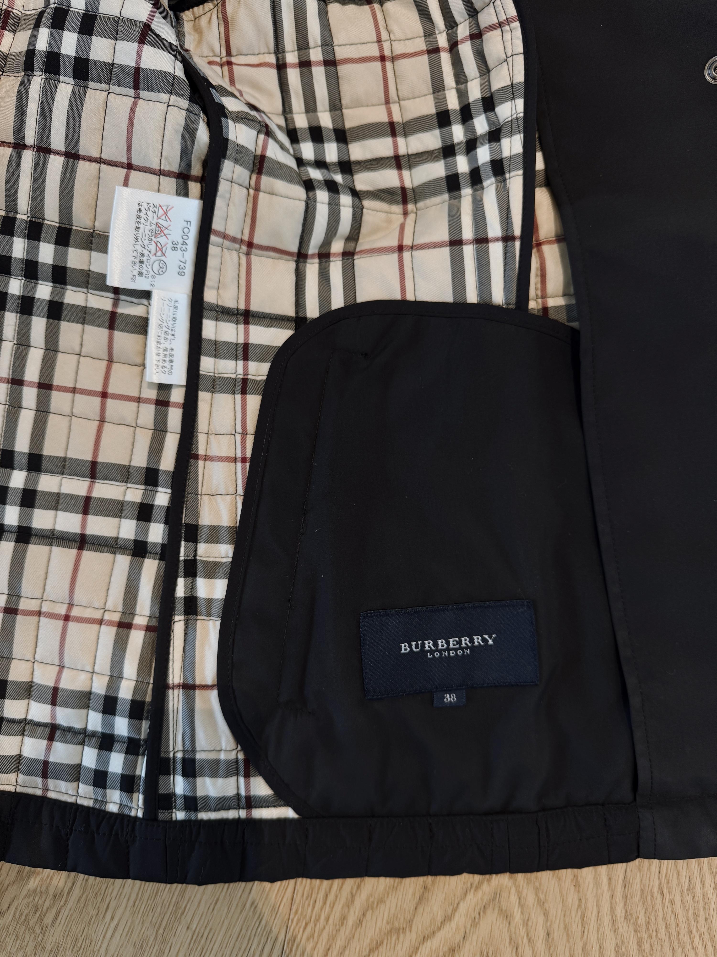 Burberry Black Quilted Jacket With Detachable Fur Collar