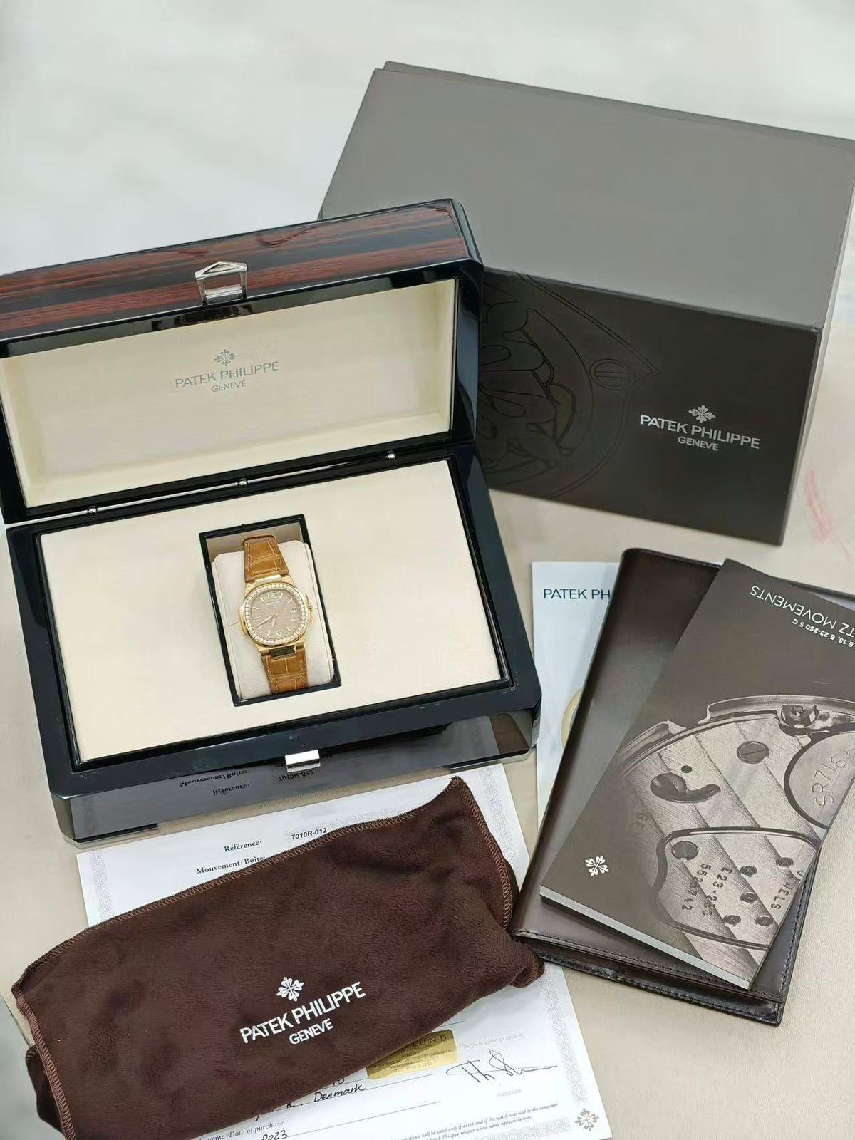 Patek Philippe 7010R-012 2023 full set