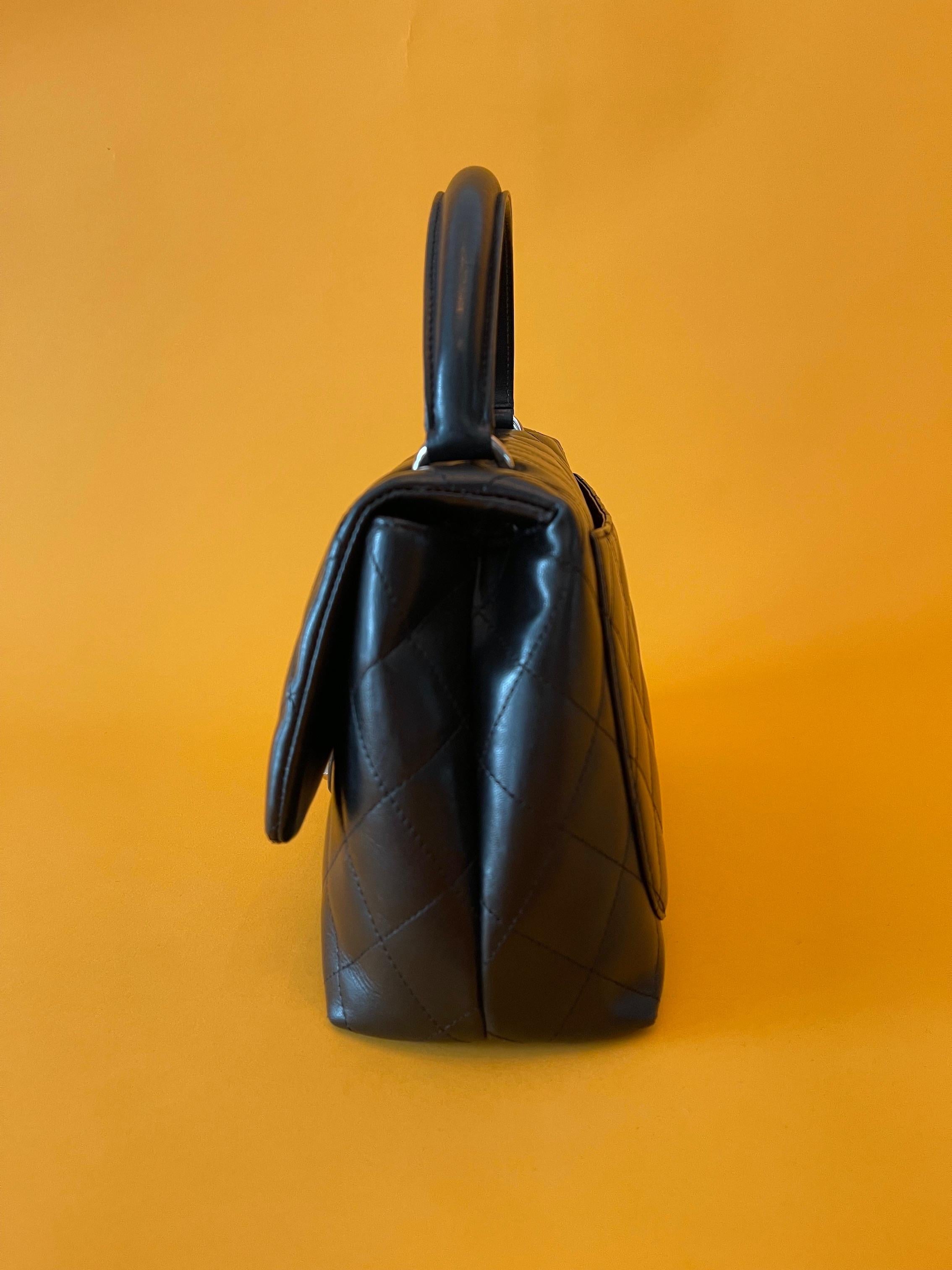 Vintage black leather quilted bag
