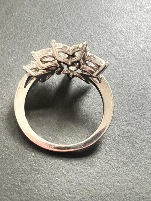 De Beers 2.58ct Cocktail Fizz Ring - Size 52