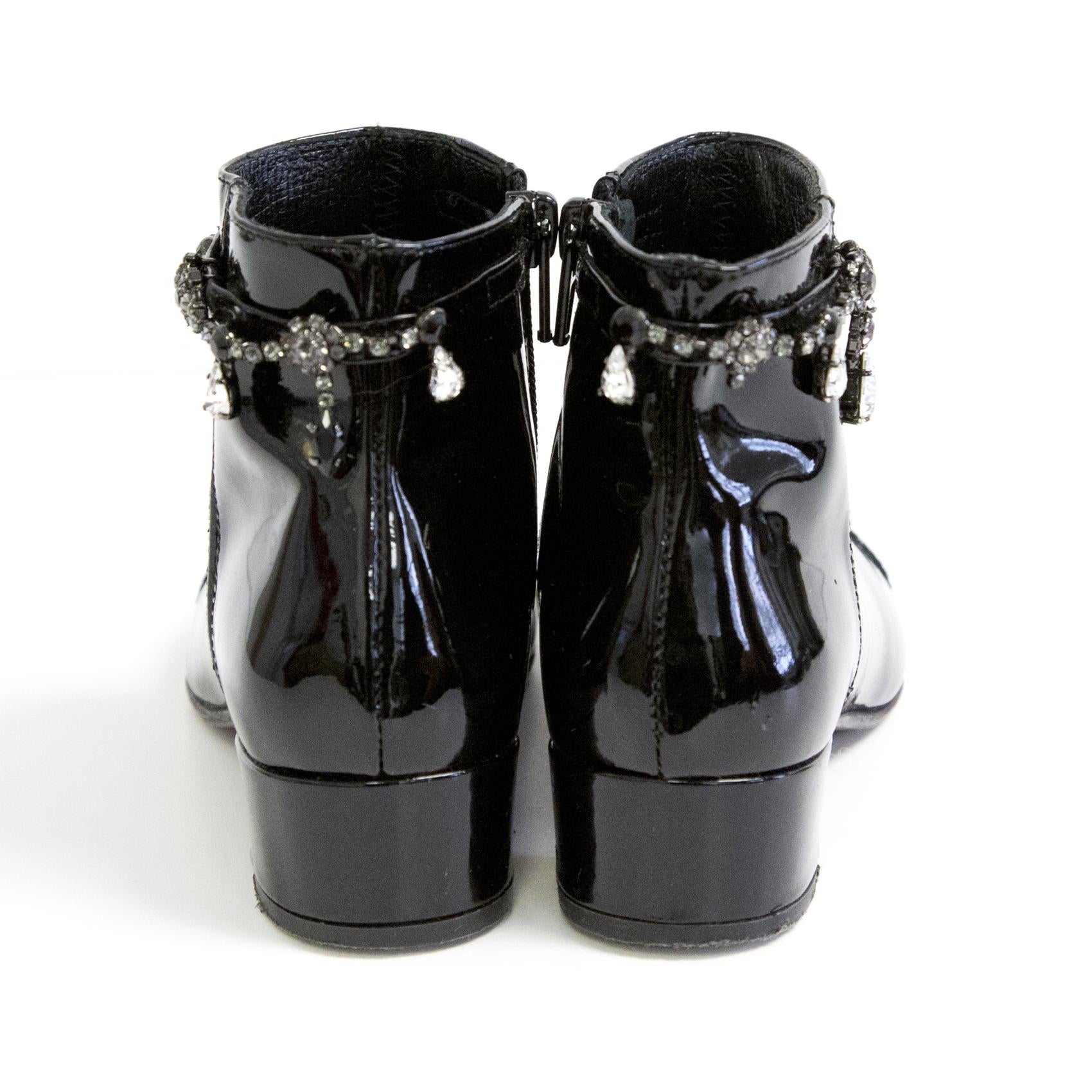 Missouri kids dangle patent leather boots