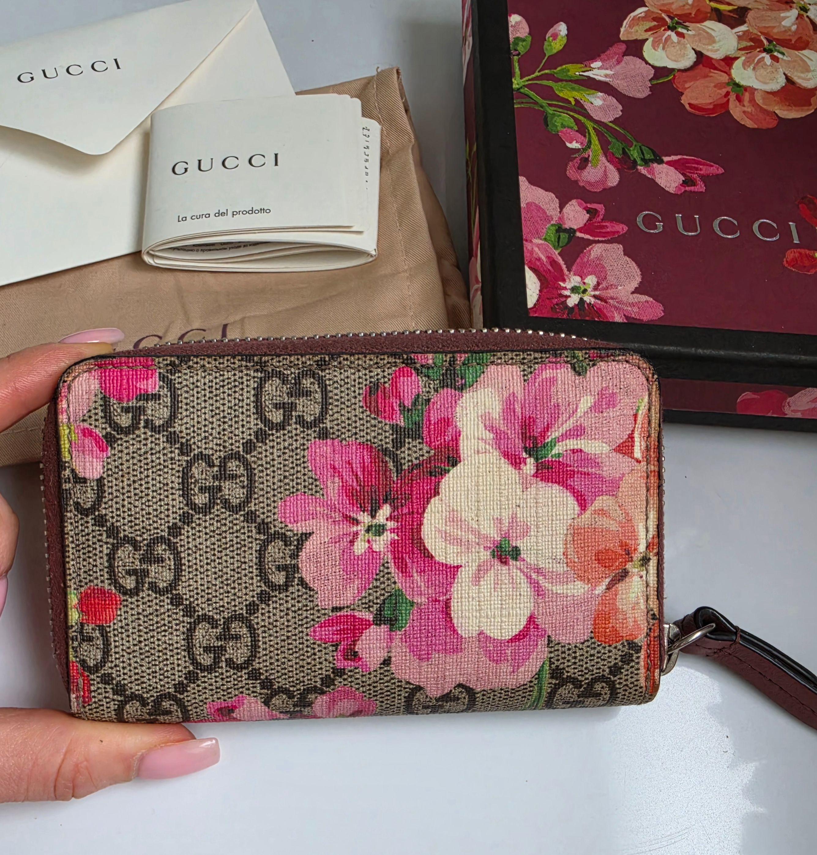 Gucci Supreme Bloom Purse