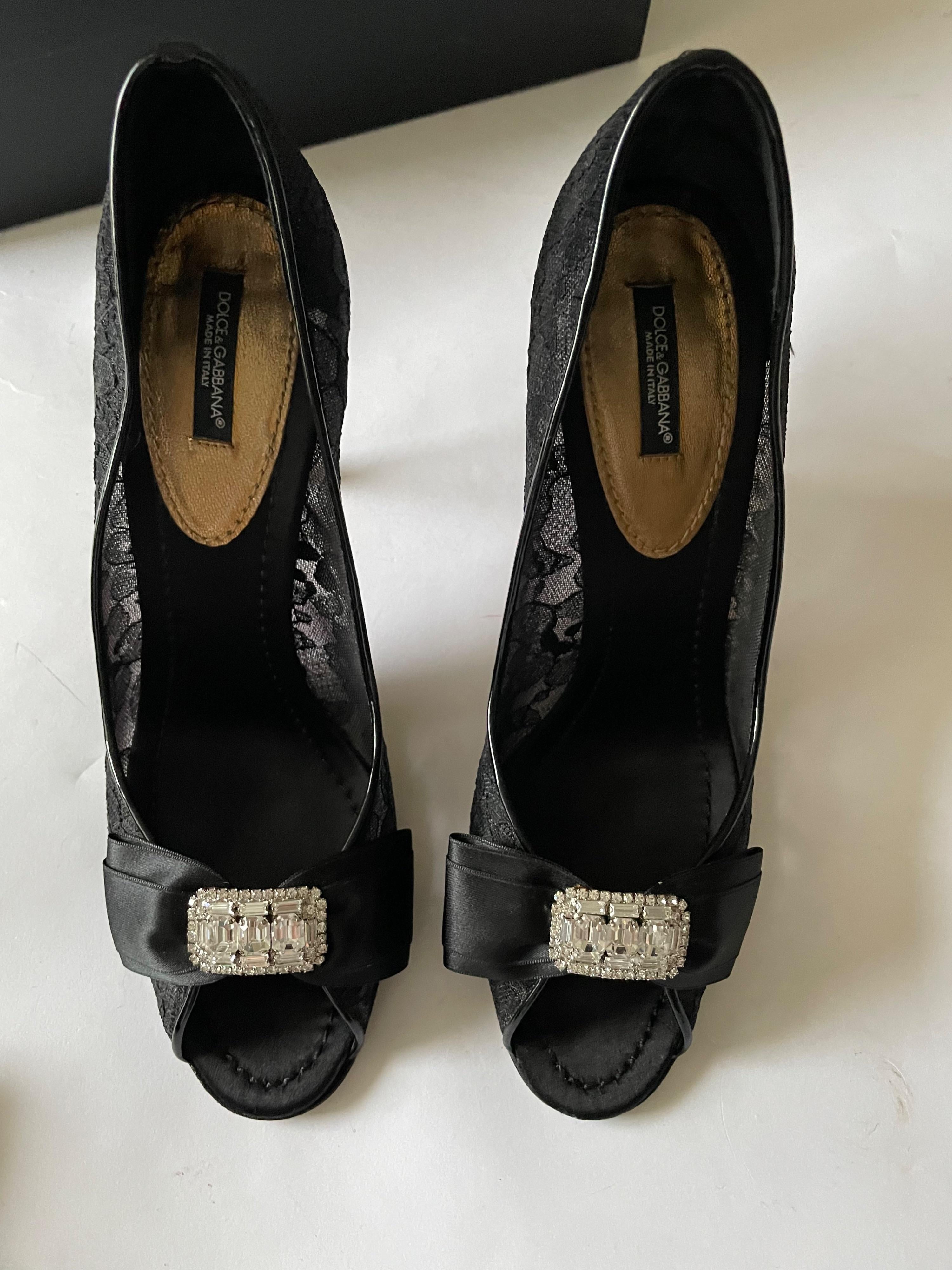 Black Lace Embellished Pumps