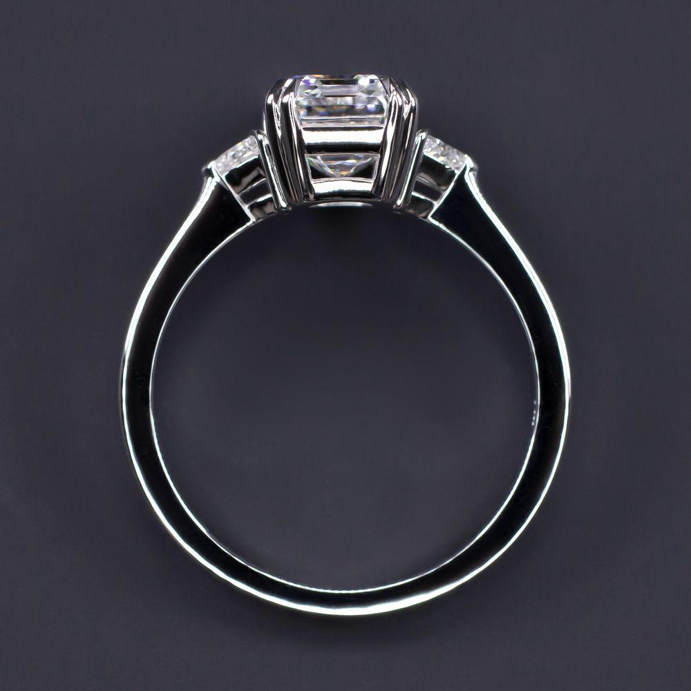 Verde 2ct IGI Certified Lab-grown Emerald Cut Diamond Ring