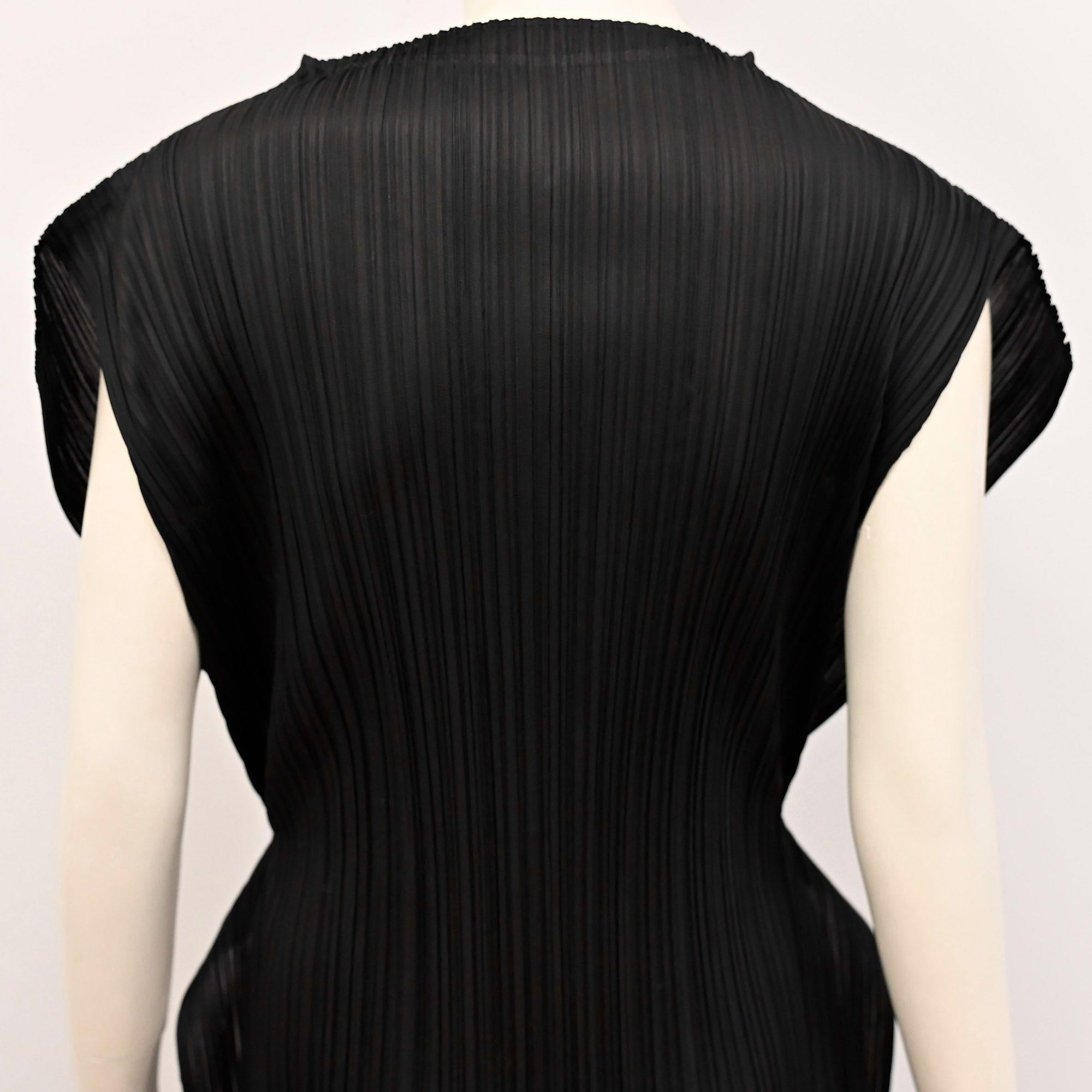 Black Pleats Please Confetti Bits Mock Neck dress