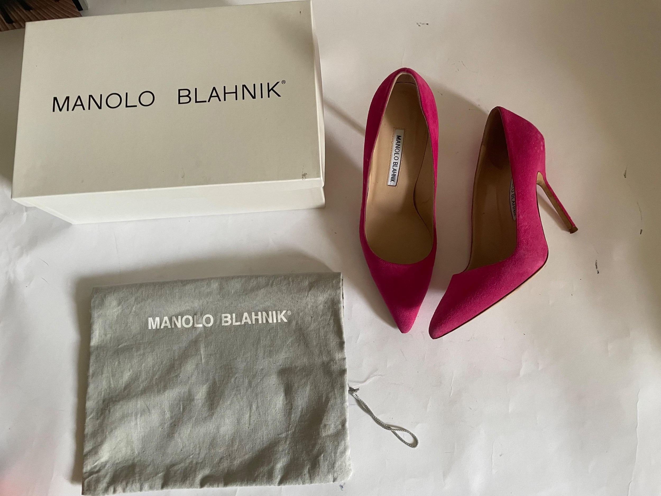 BB 105 dark pink suede pumps