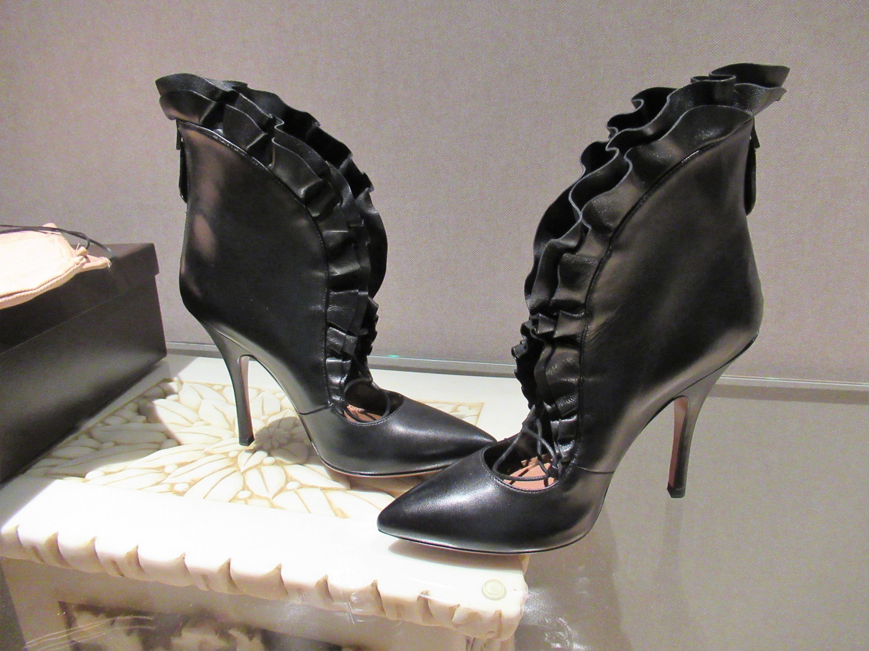 Leather Ruffled Lace Up Pointed Toe Boots