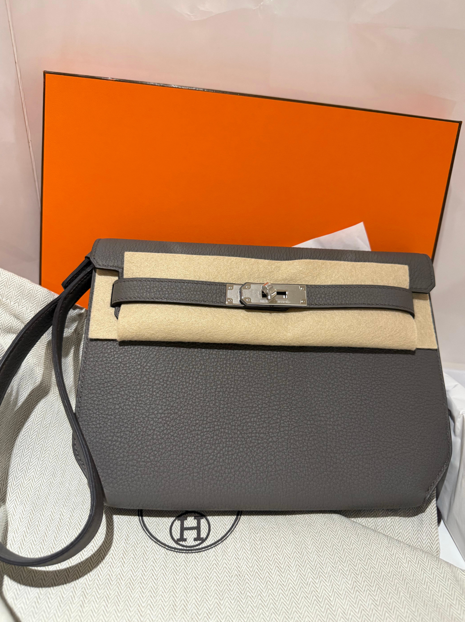 Hermes Kelly Etain Togo Depeches 25 Pouch Bag