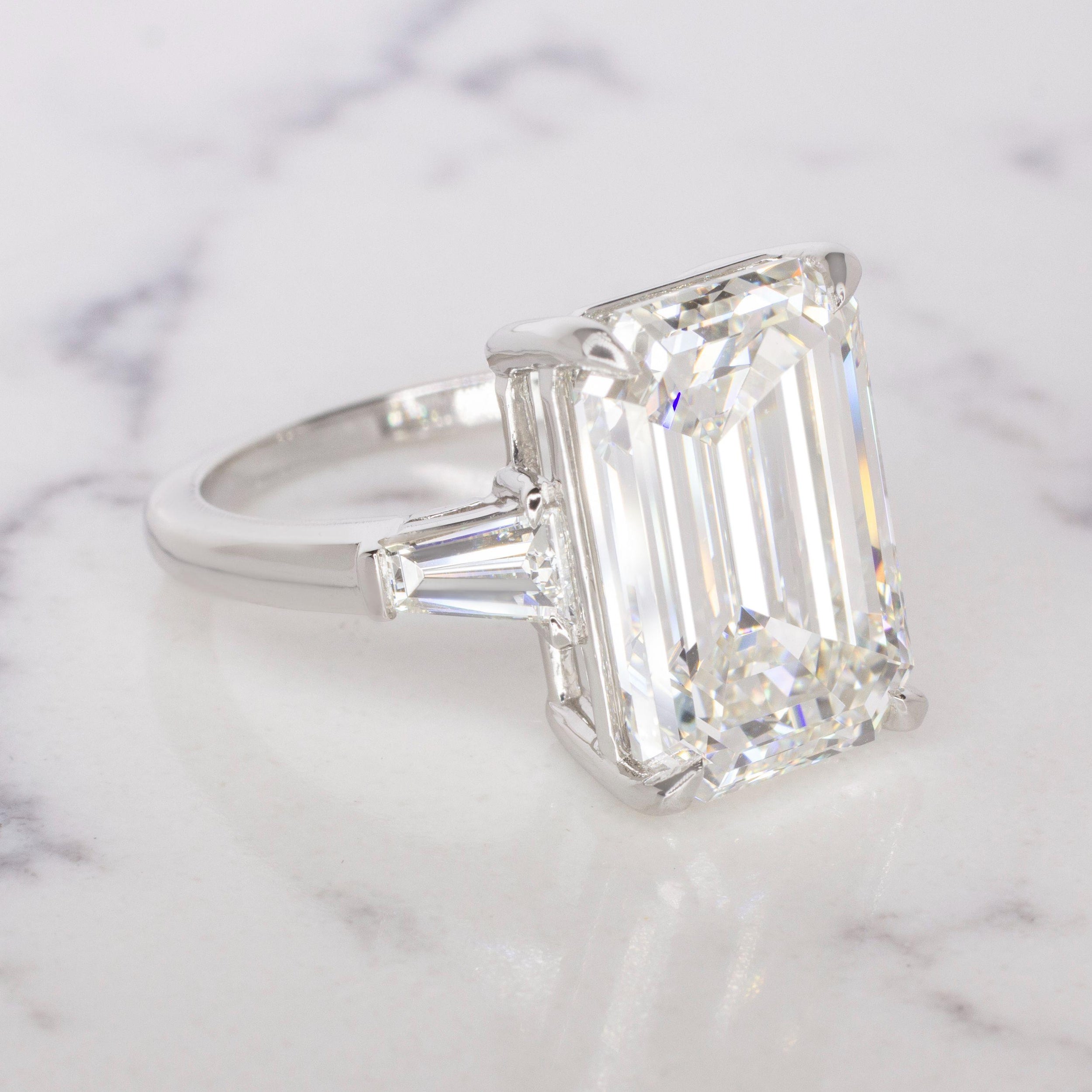 Verde 8ct IGI Certified Lab-grown Oval Cut VS2 Diamond Ring