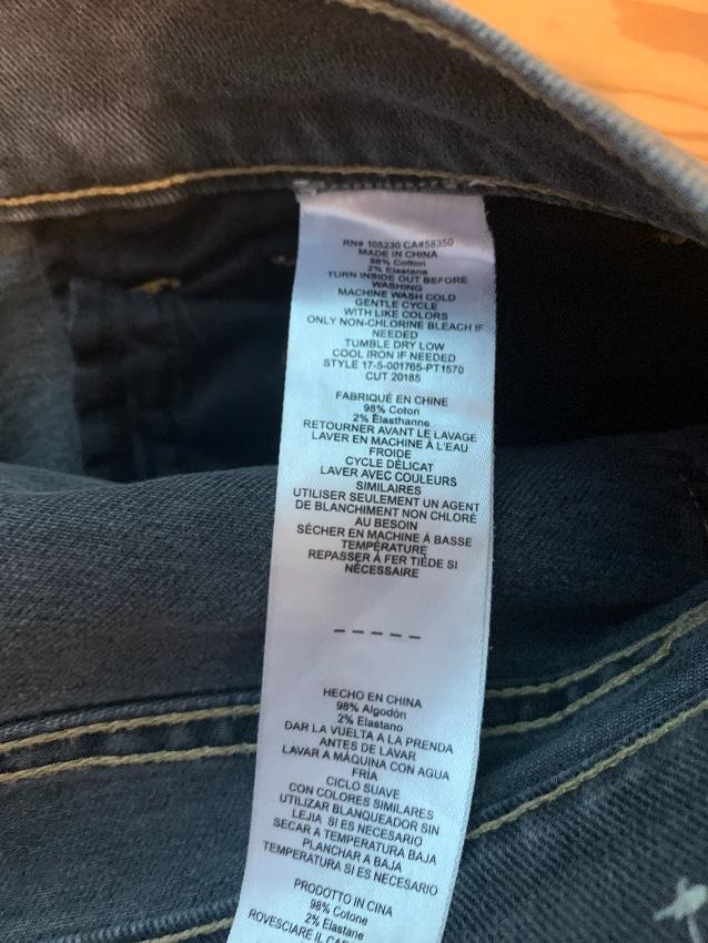 Current/Elliott Grey Distressed Cropped Jeans