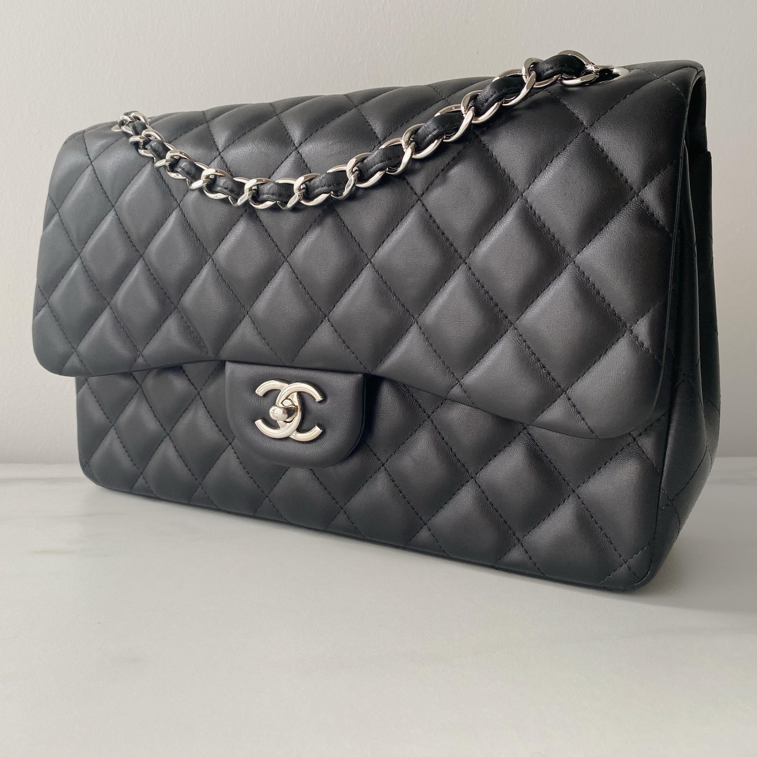 Quilted Lambskin Classic Jumbo Double Flap