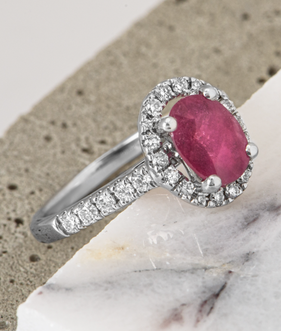 18kt White Gold Diamond & Ruby Ring - Size 50