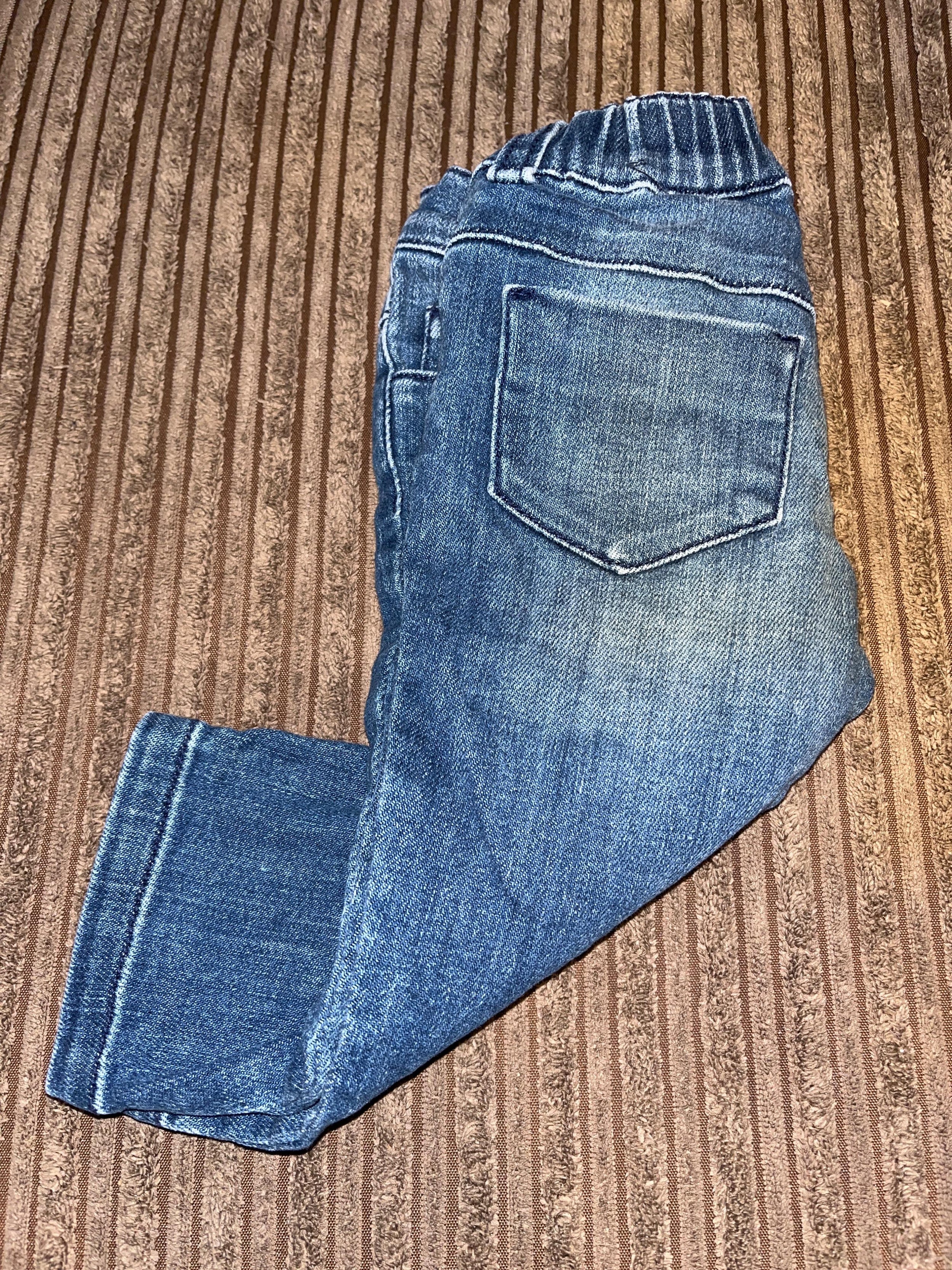 Mid-wash denim jeans