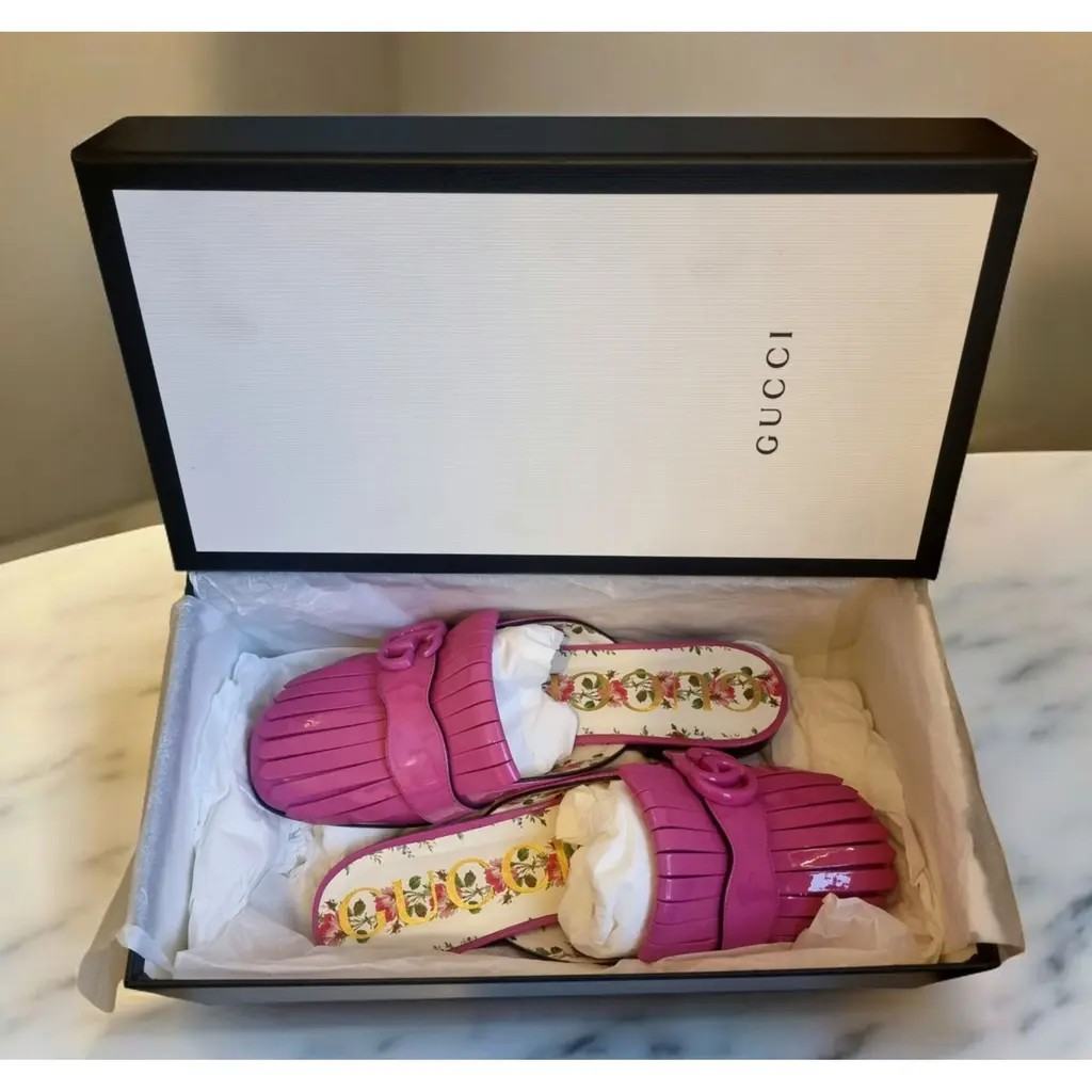 Gucci Pink Patent Marmont Flats