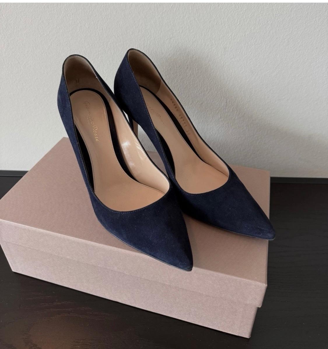 Gianvito Rossi Black Suede 85 Pumps