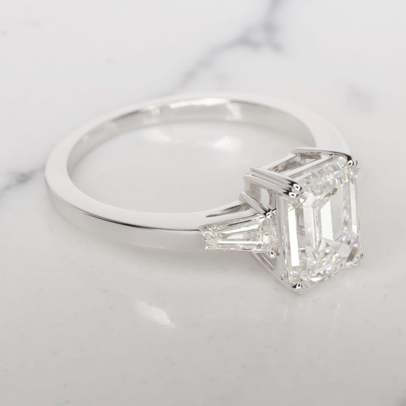 Verde 2ct IGI Certified Lab-grown Emerald Cut Diamond Ring