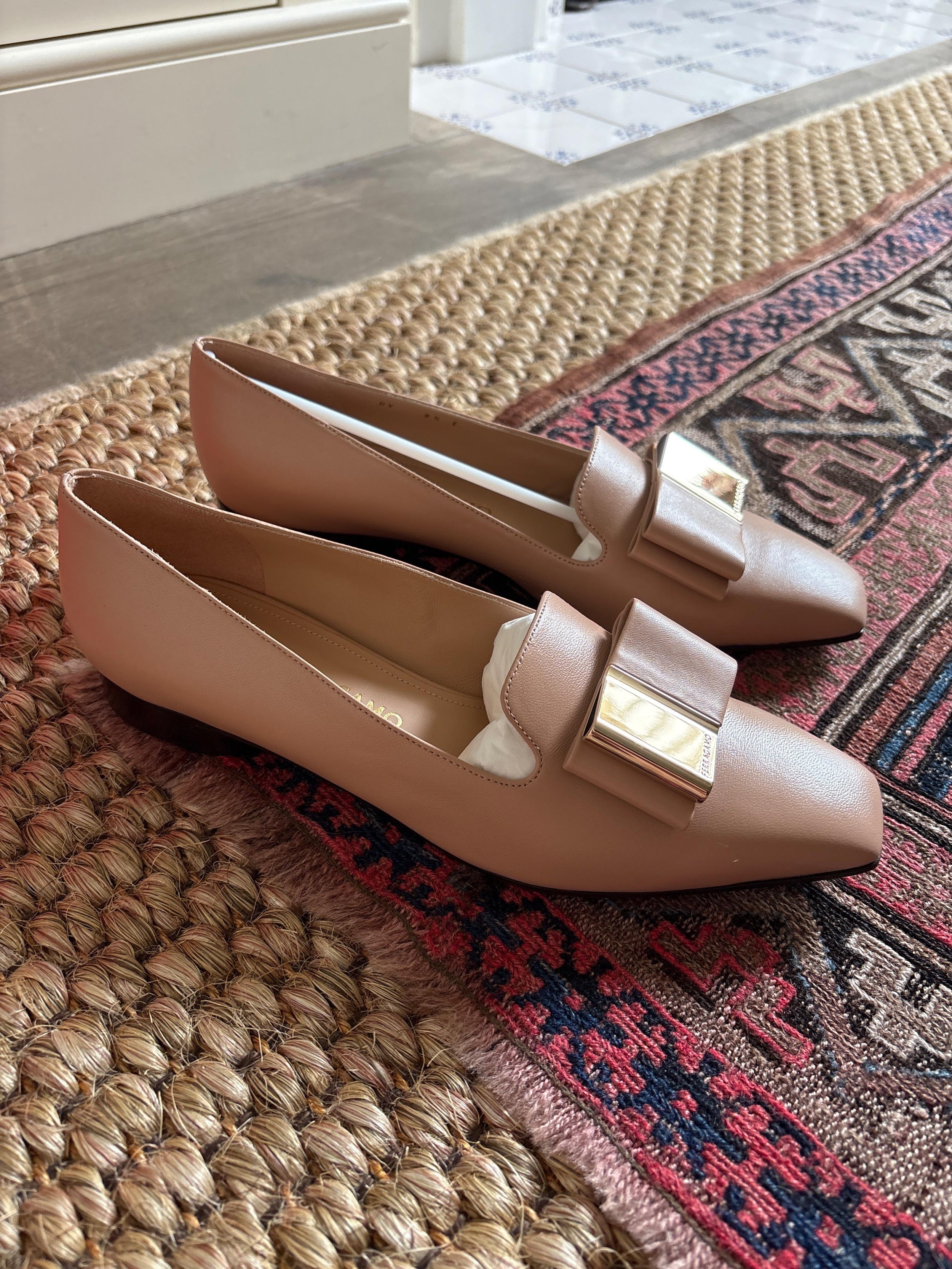 Ferragamo Leda Camel Leather Bow Detail Loafers