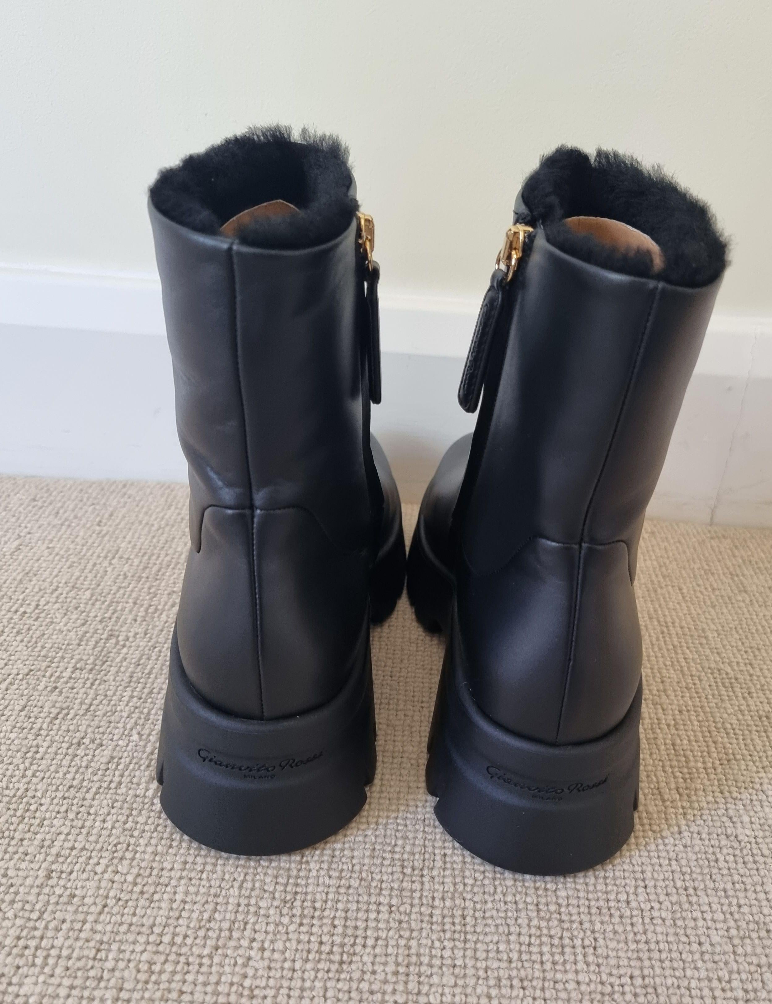 Gianvito Rossi Faux Fur Lined Black Leather Ankle Boots