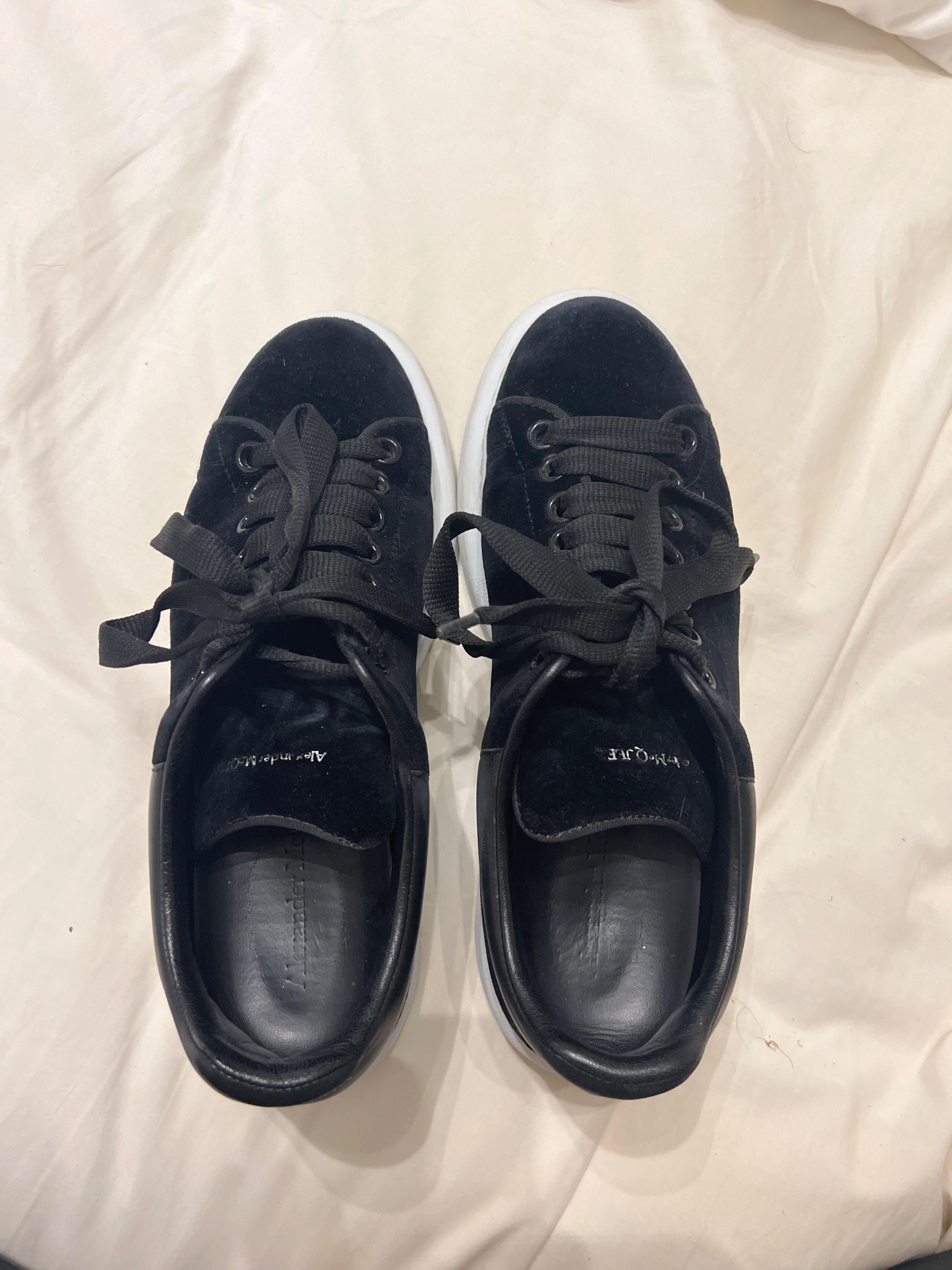 Black velvet Larry Oversize trainers