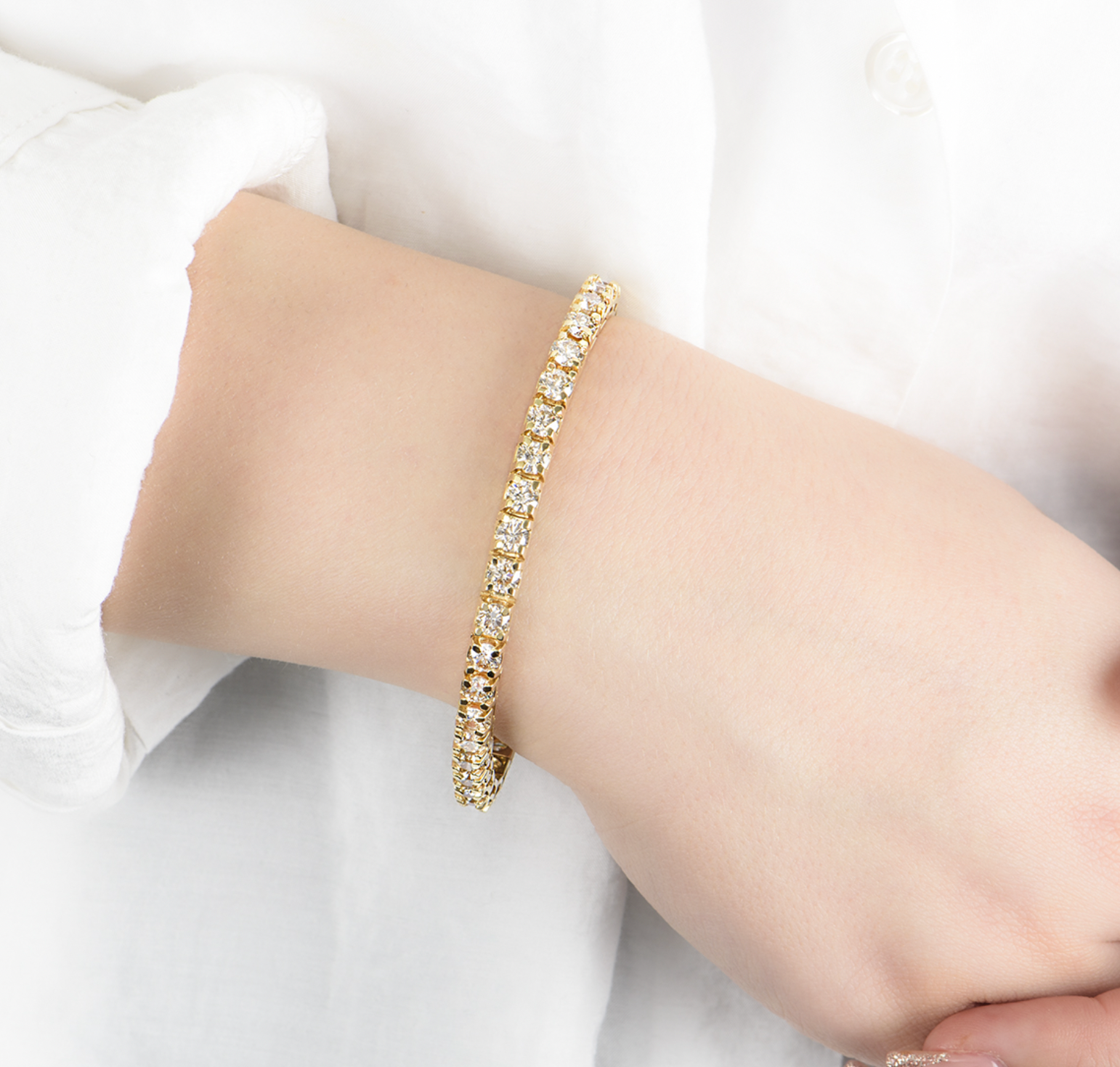 18ct yellow gold & white diamond line bracelet 10.8ct TWD