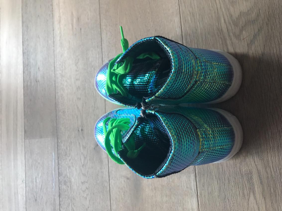 Unisex P1 sneakers in green hologram