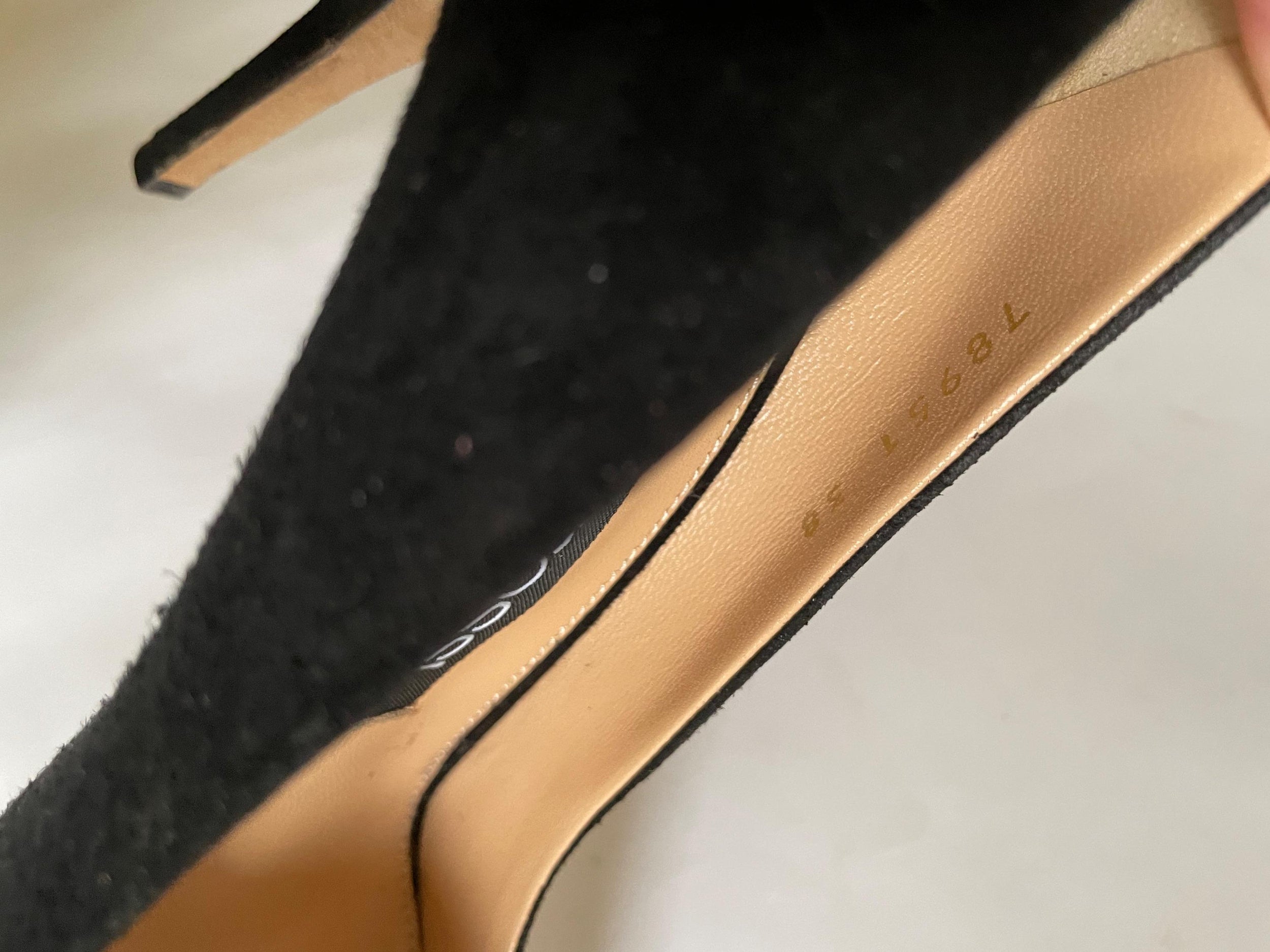 Black Suede 1sr Pumps