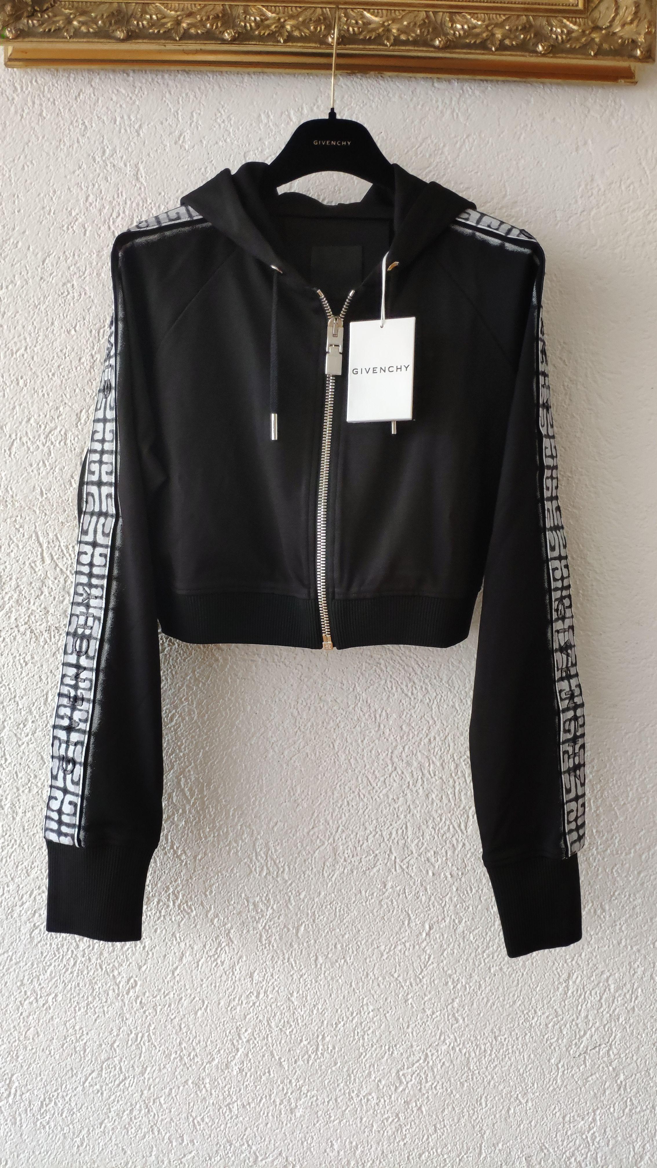 Givenchy Black Cropped Sweatshirt