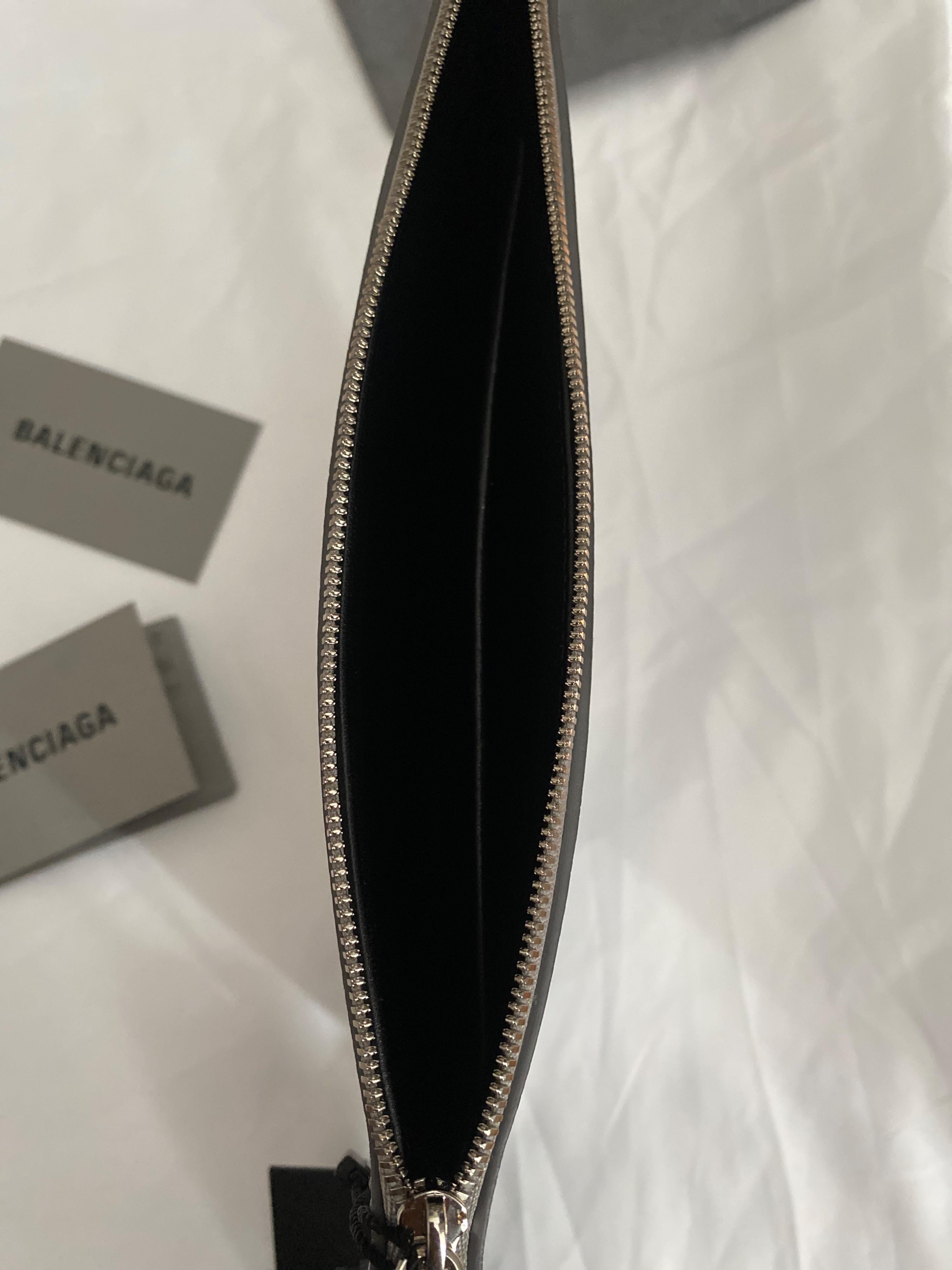 Silver leather Everyday zip pouch