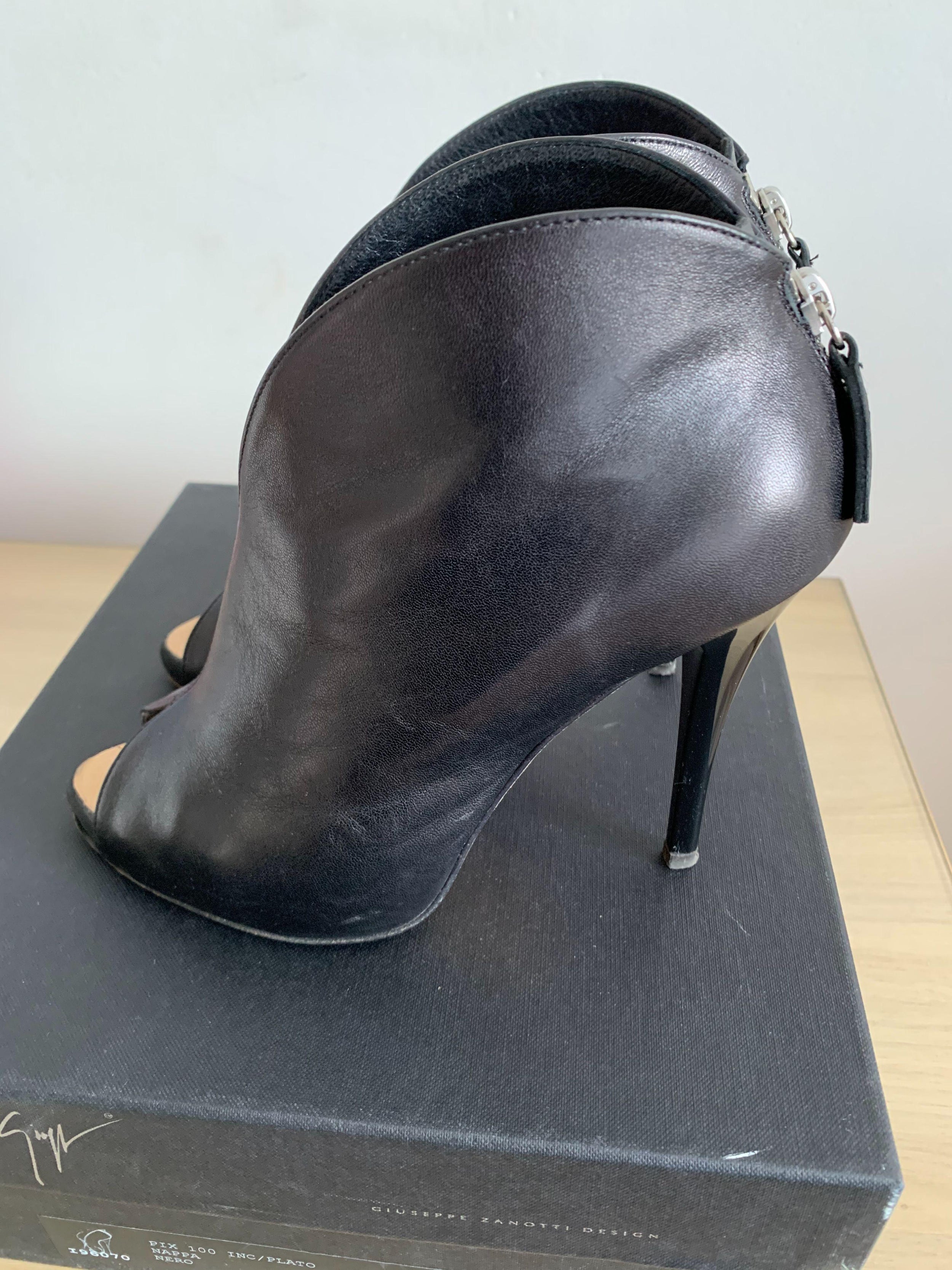 Black leather Pix 100 heeled pumps