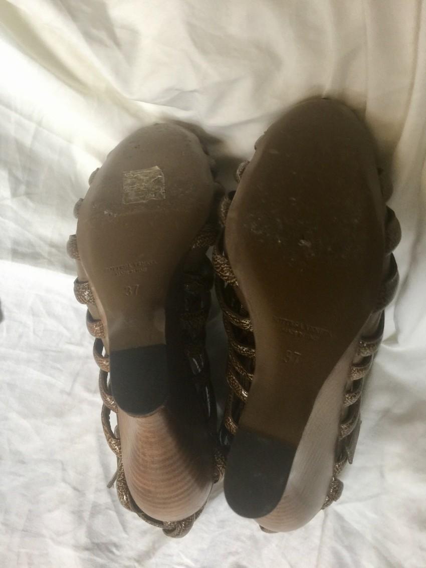 Bottega VenetabBrown intrecciato caged wedges