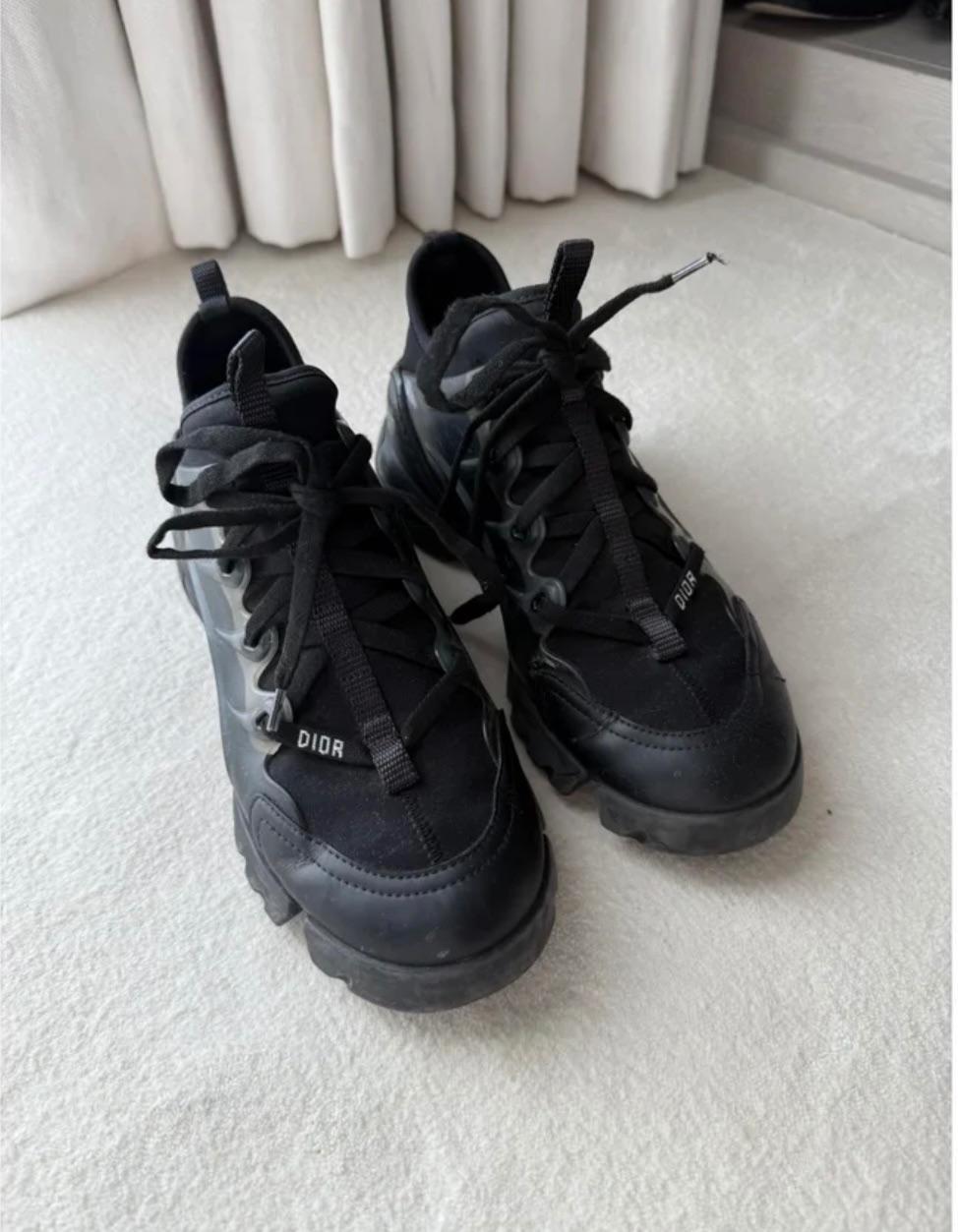 Black D- Connect Sneakers