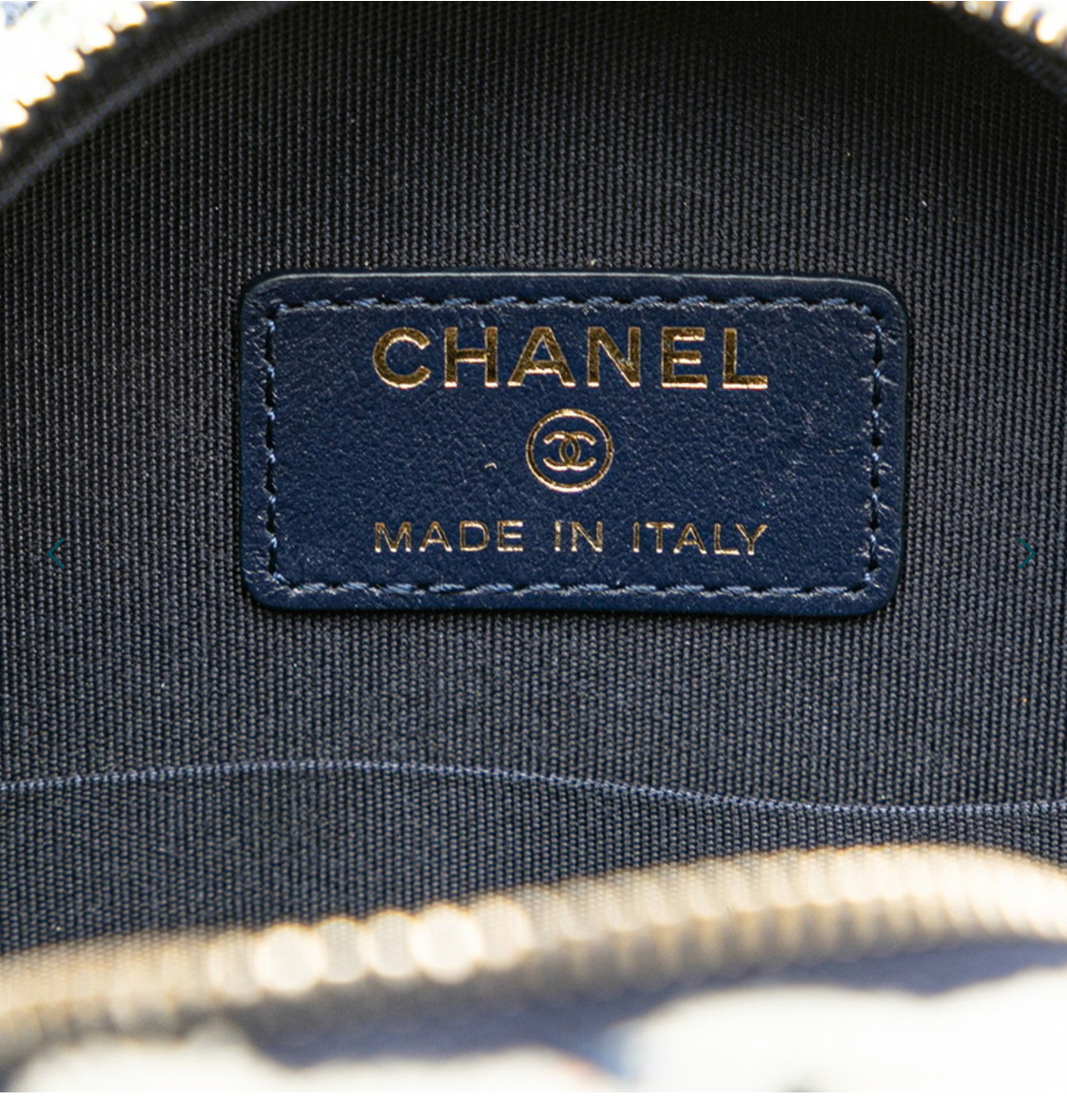 Chanel Navy and White 2020 Tweed 19 Round Clutch With Chain