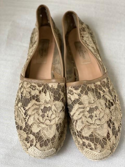 Valentino beige lace espadrilles
