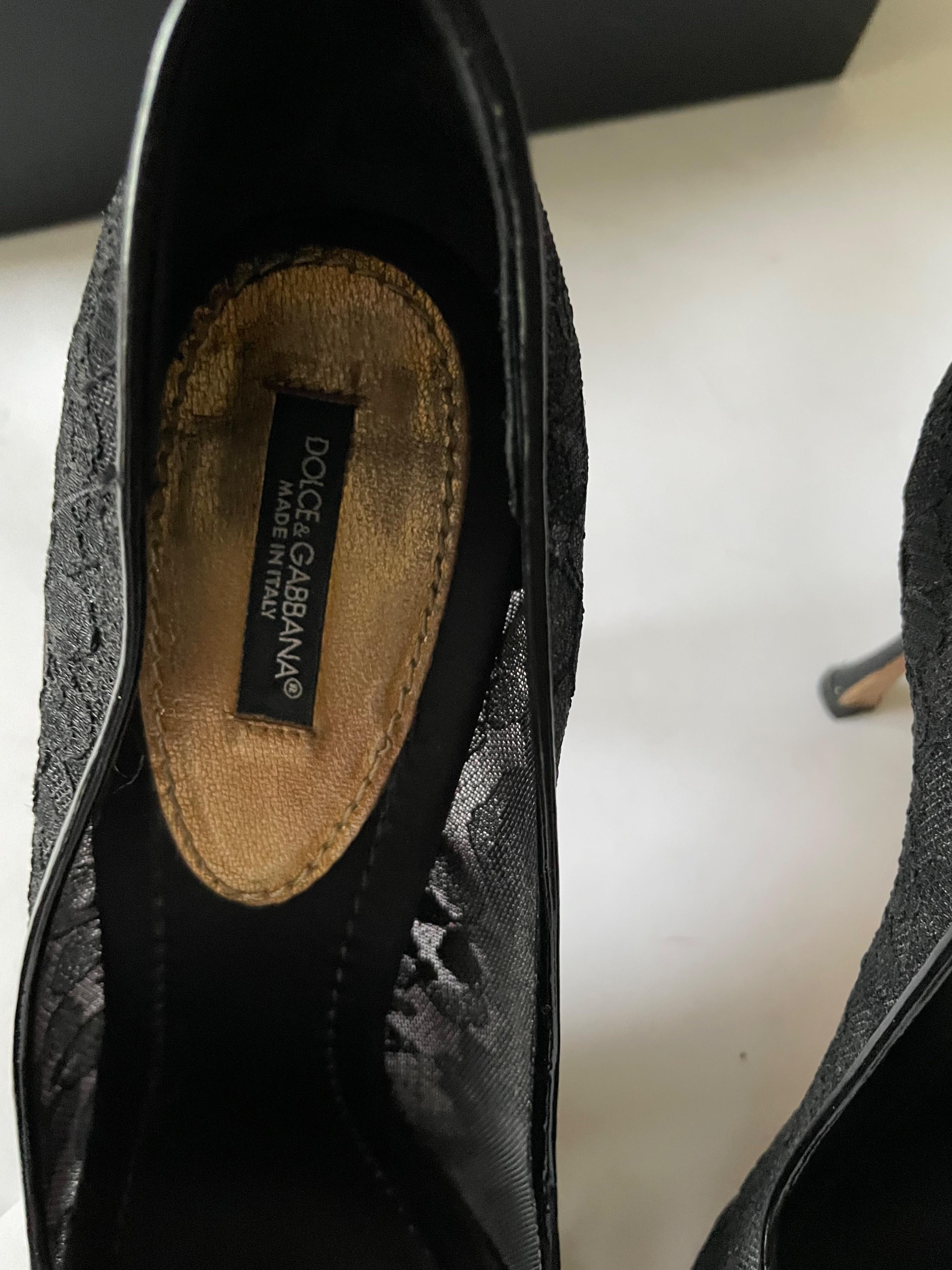Black Lace Embellished Pumps
