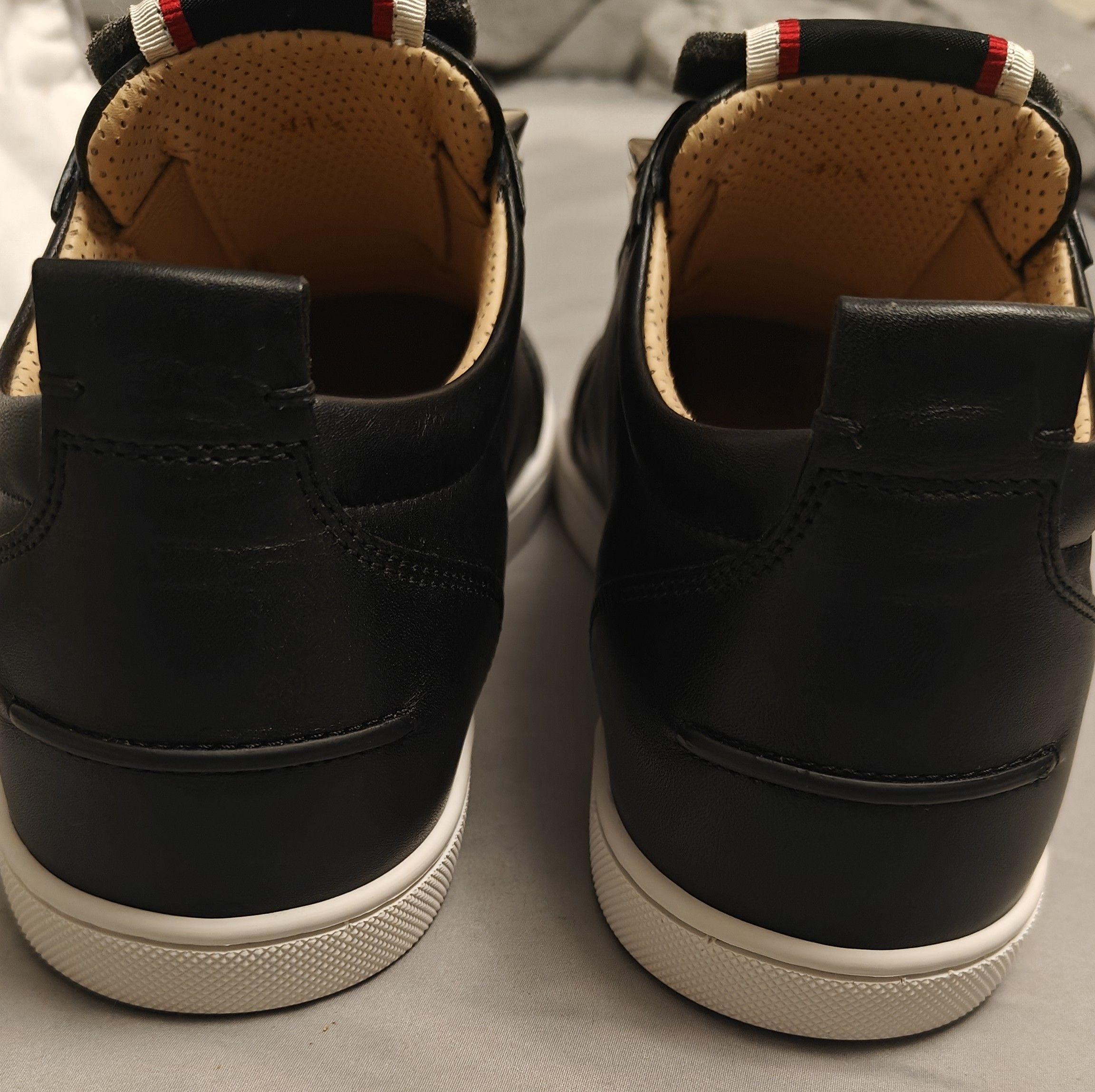 Louboutin F.A.V Fique A Vontade
