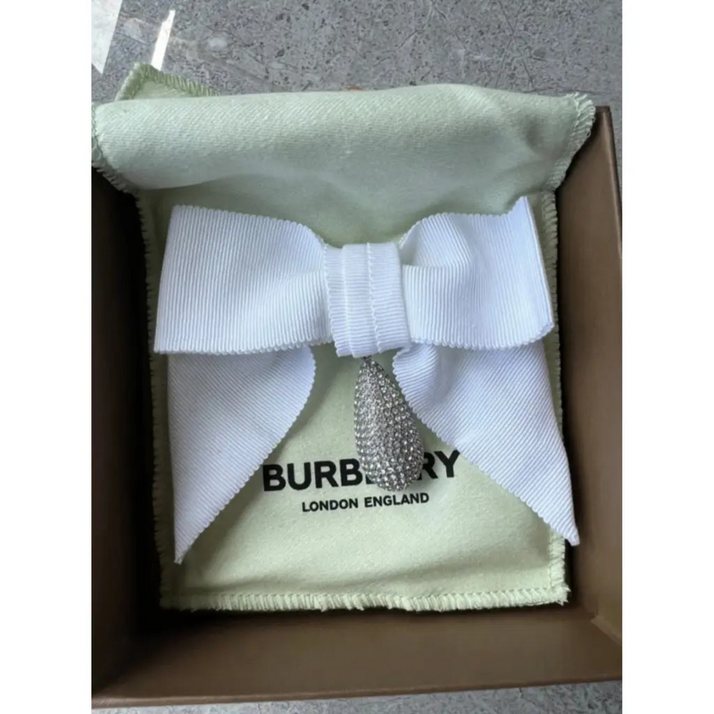 Burberry White Cashmere Fashion Jewellery