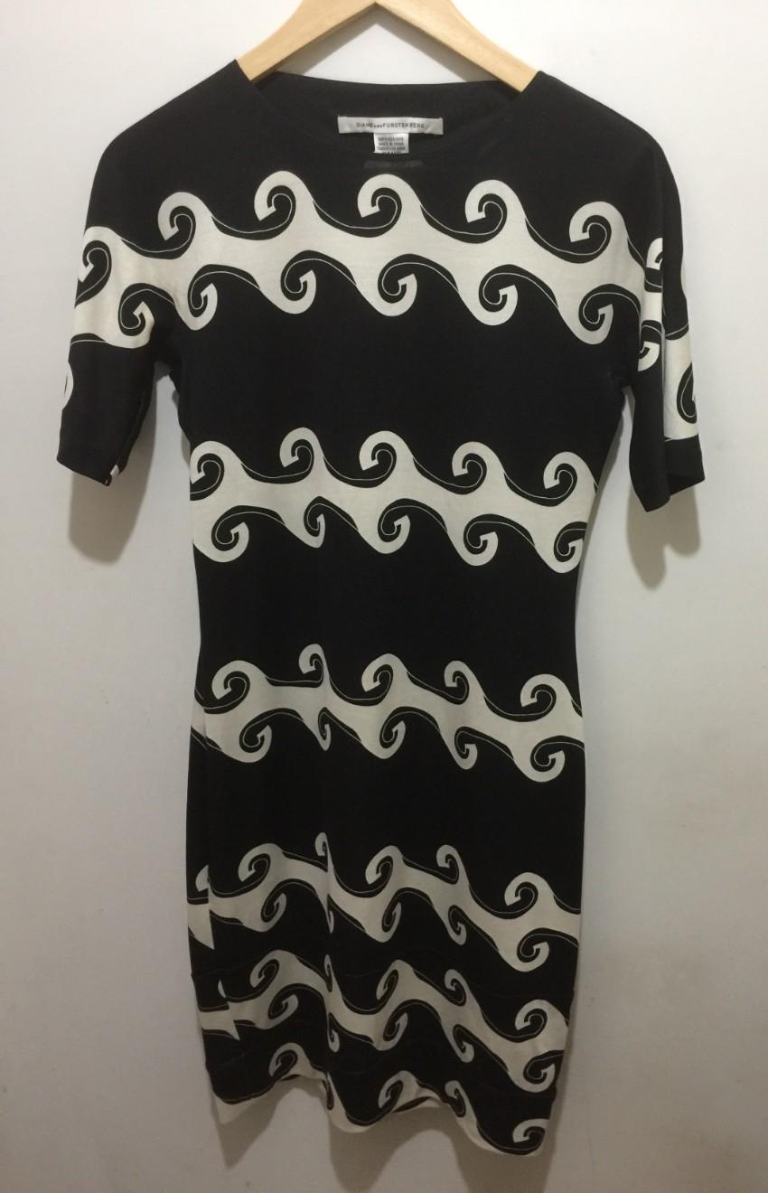 Diane von Furstenberg Cyrani black & white waveprint silk dress