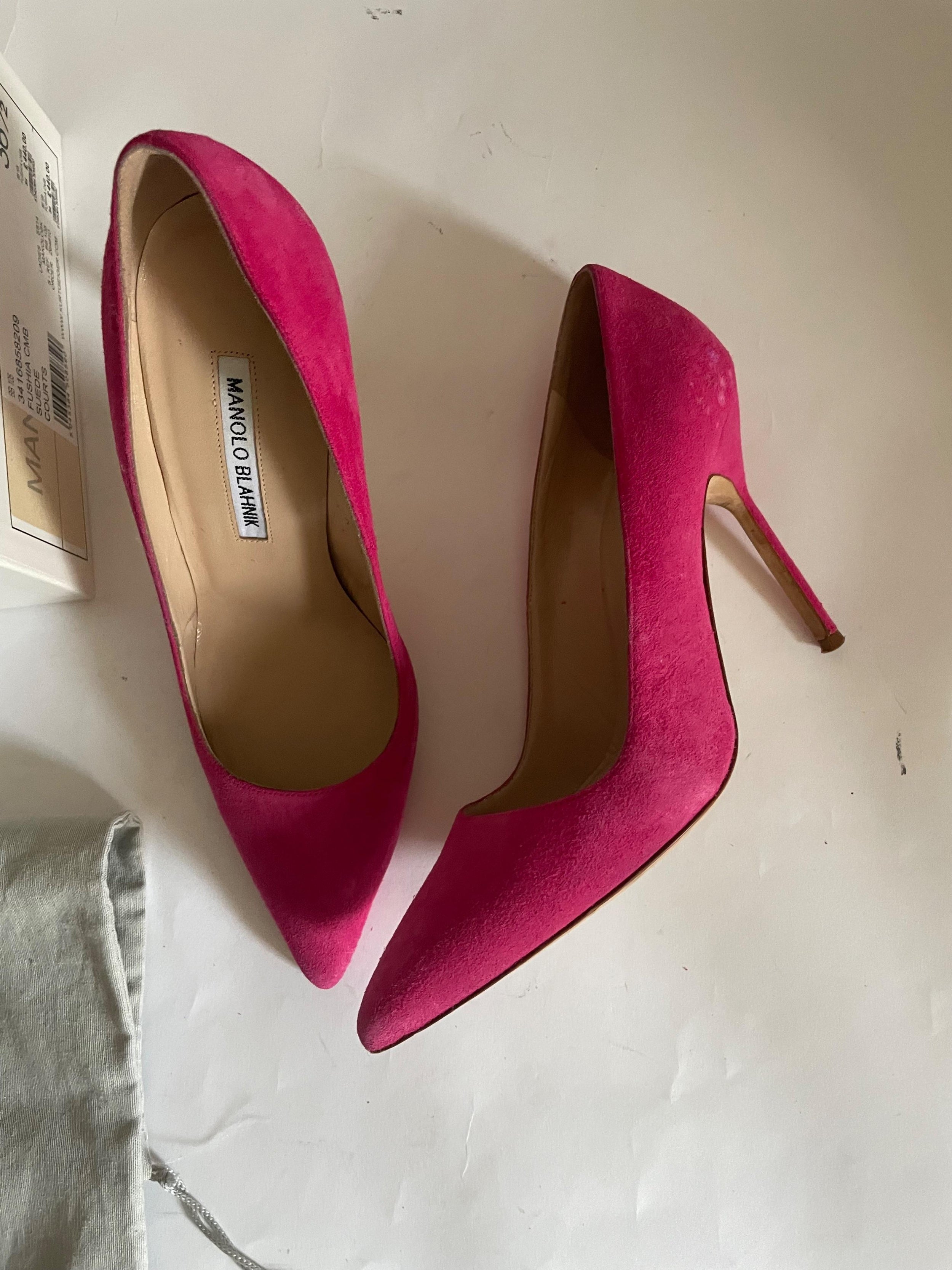 BB 105 dark pink suede pumps