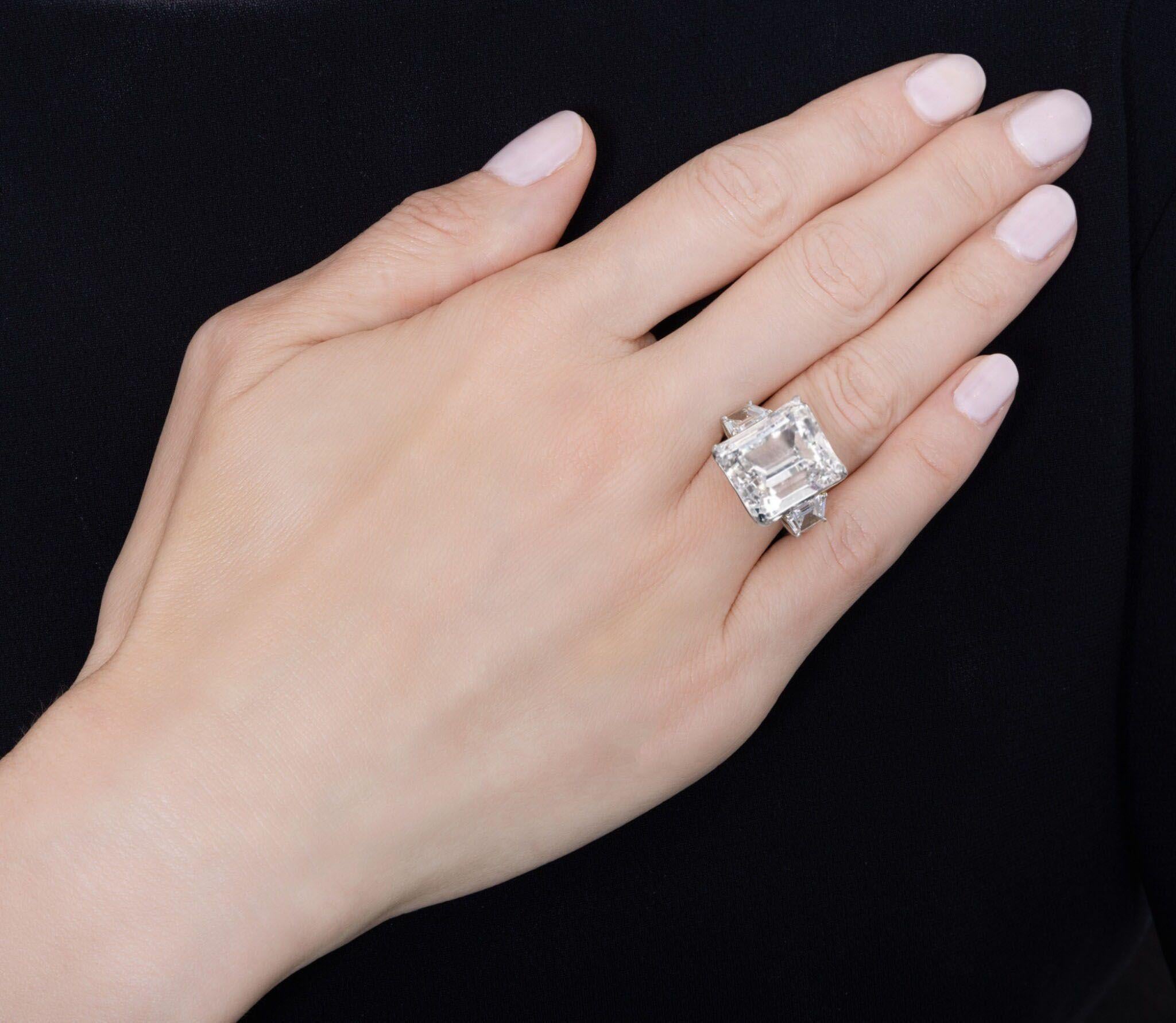 Verde 5ct IGI Certified Lab Grown VS Emerald Cut Diamond Ring