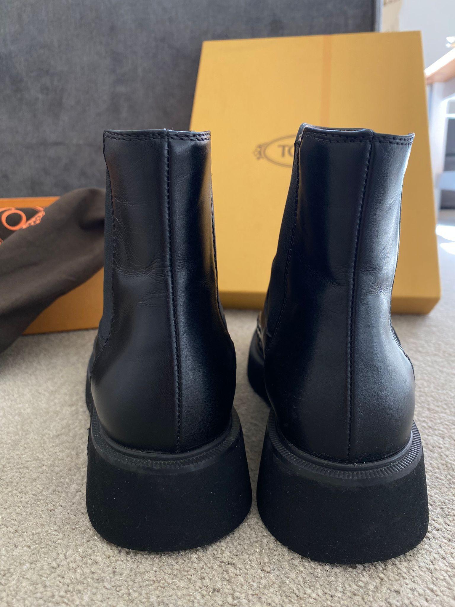 Gommini toe leather Chelsea boots