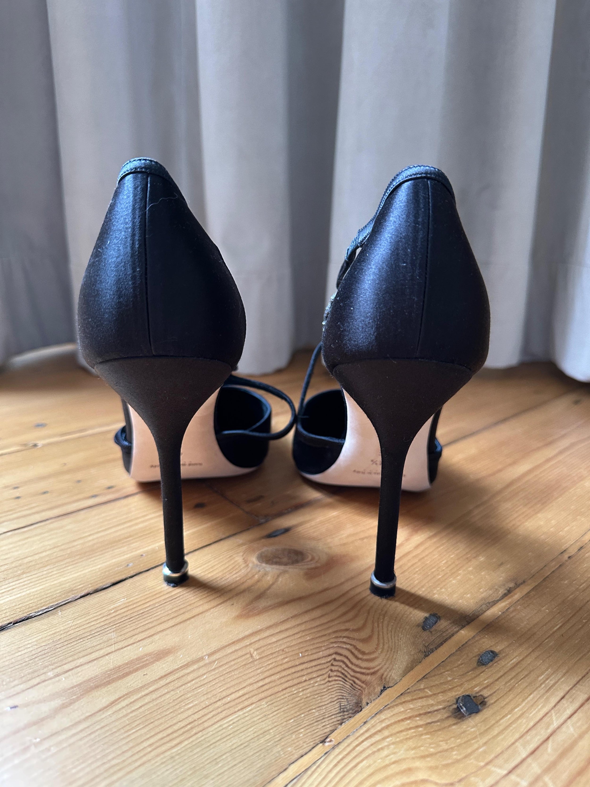 Manolo Blahnik Black Satin Seneca 105 Pumps