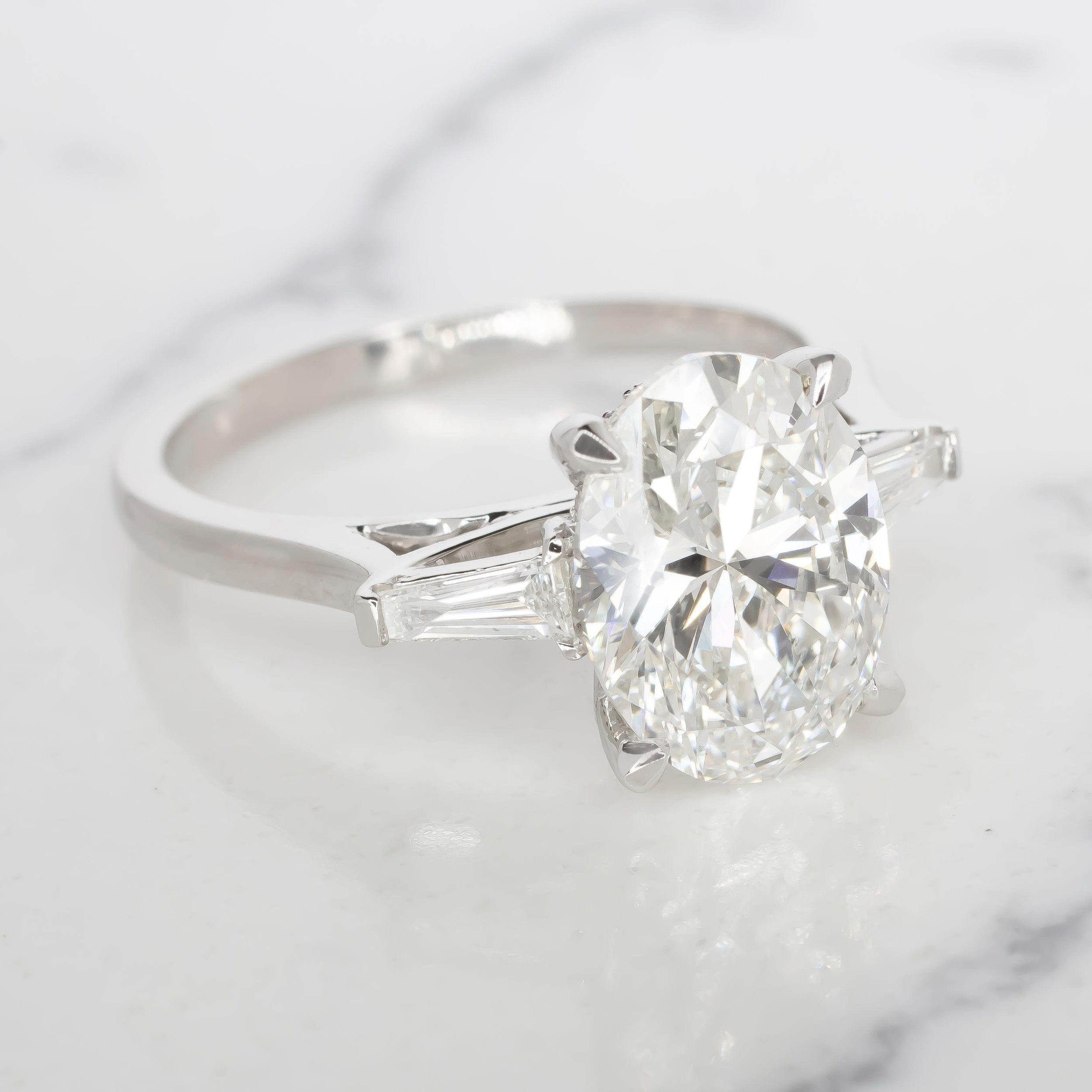Verde 2.7ct Oval Cut Lab-grown IGI Diamond Ring
